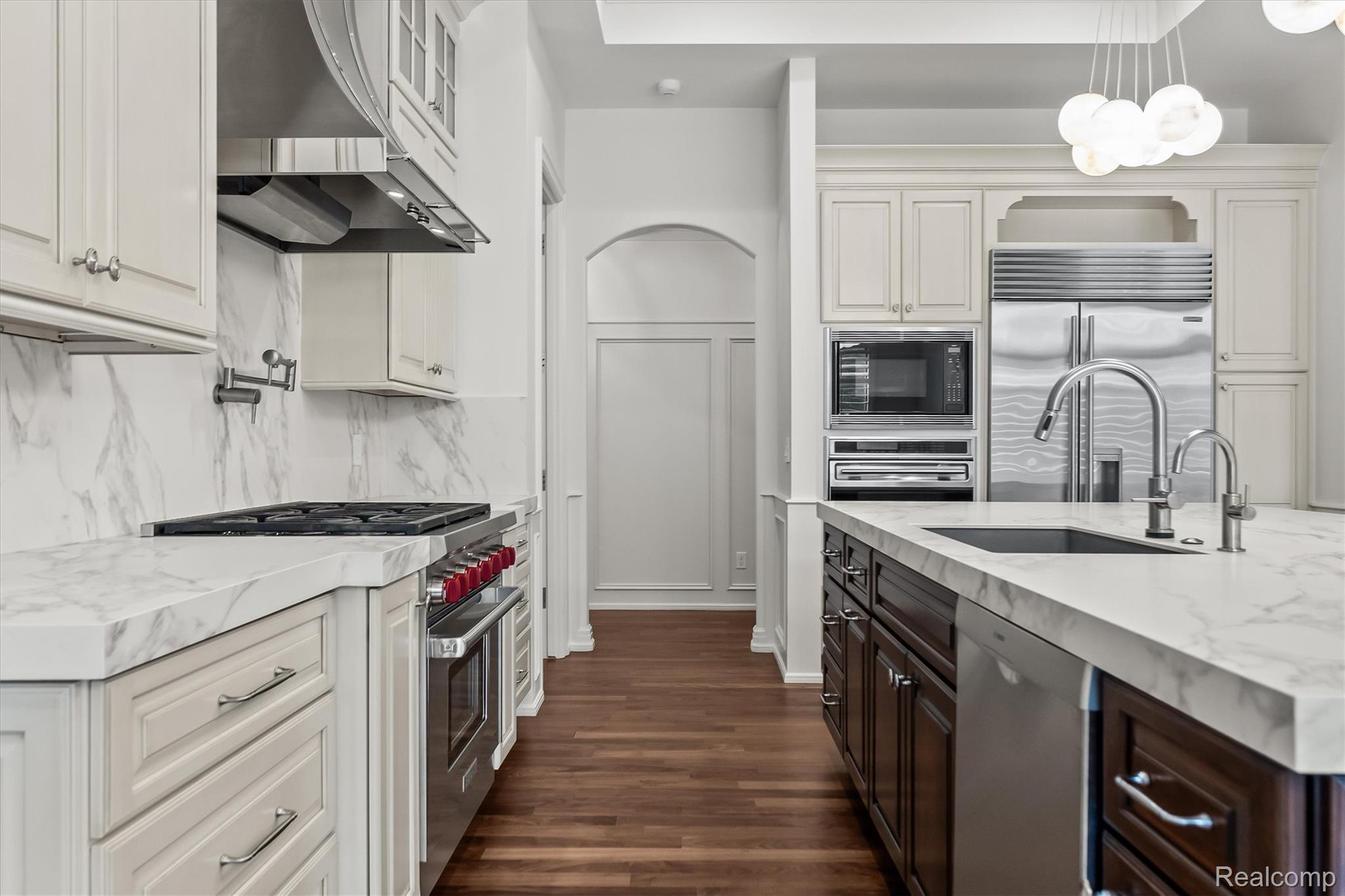 2475 Creekside Court