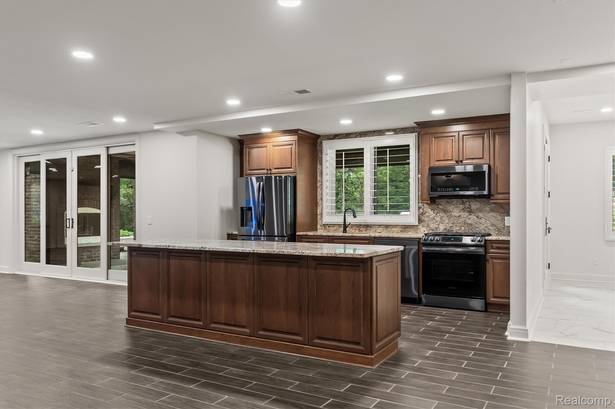 2475 Creekside Court