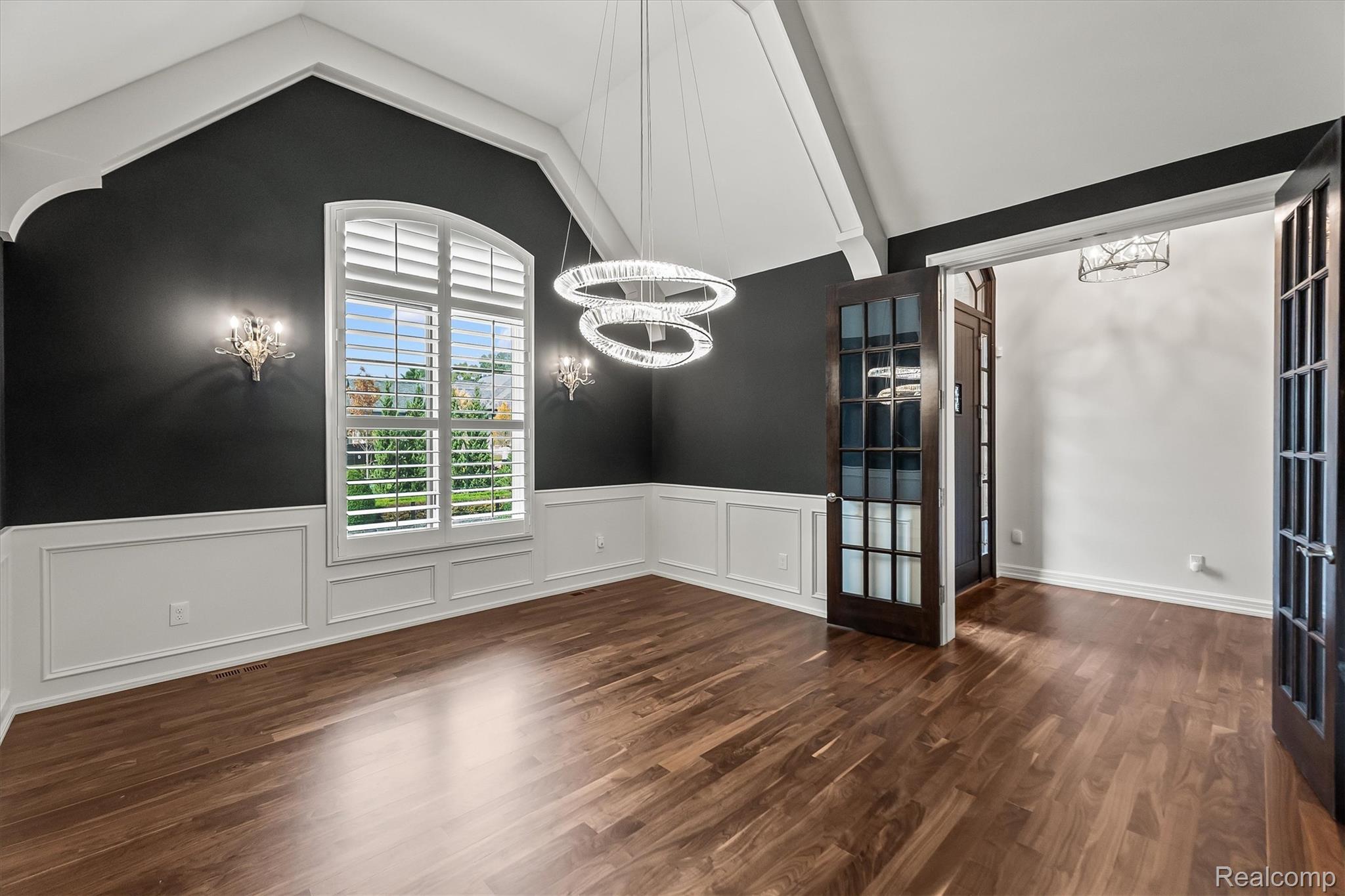 2475 Creekside Court