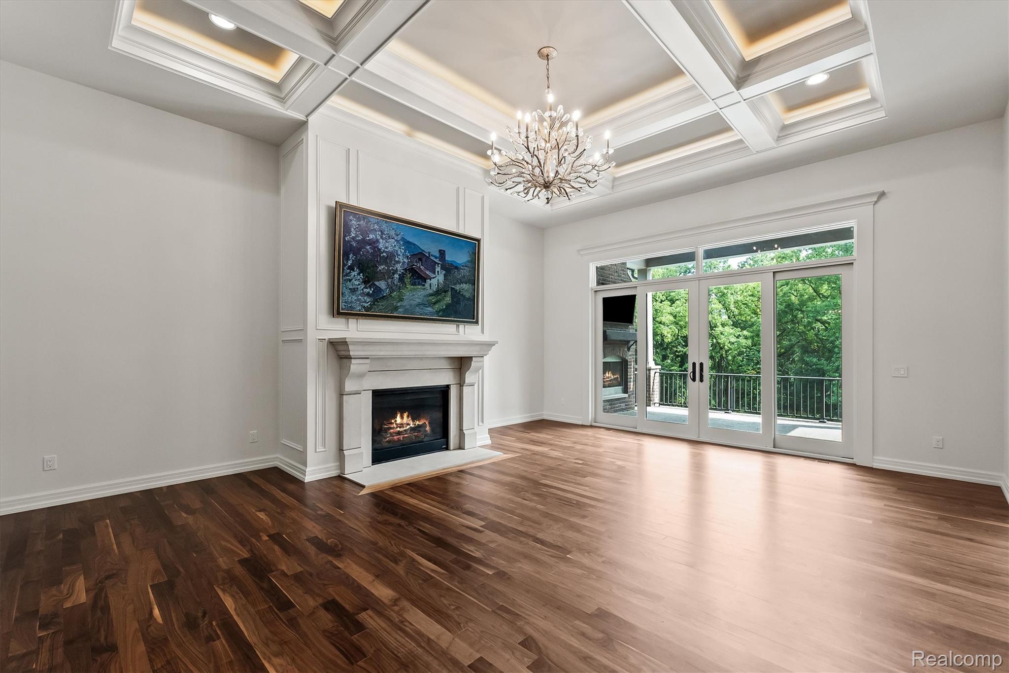 2475 Creekside Court