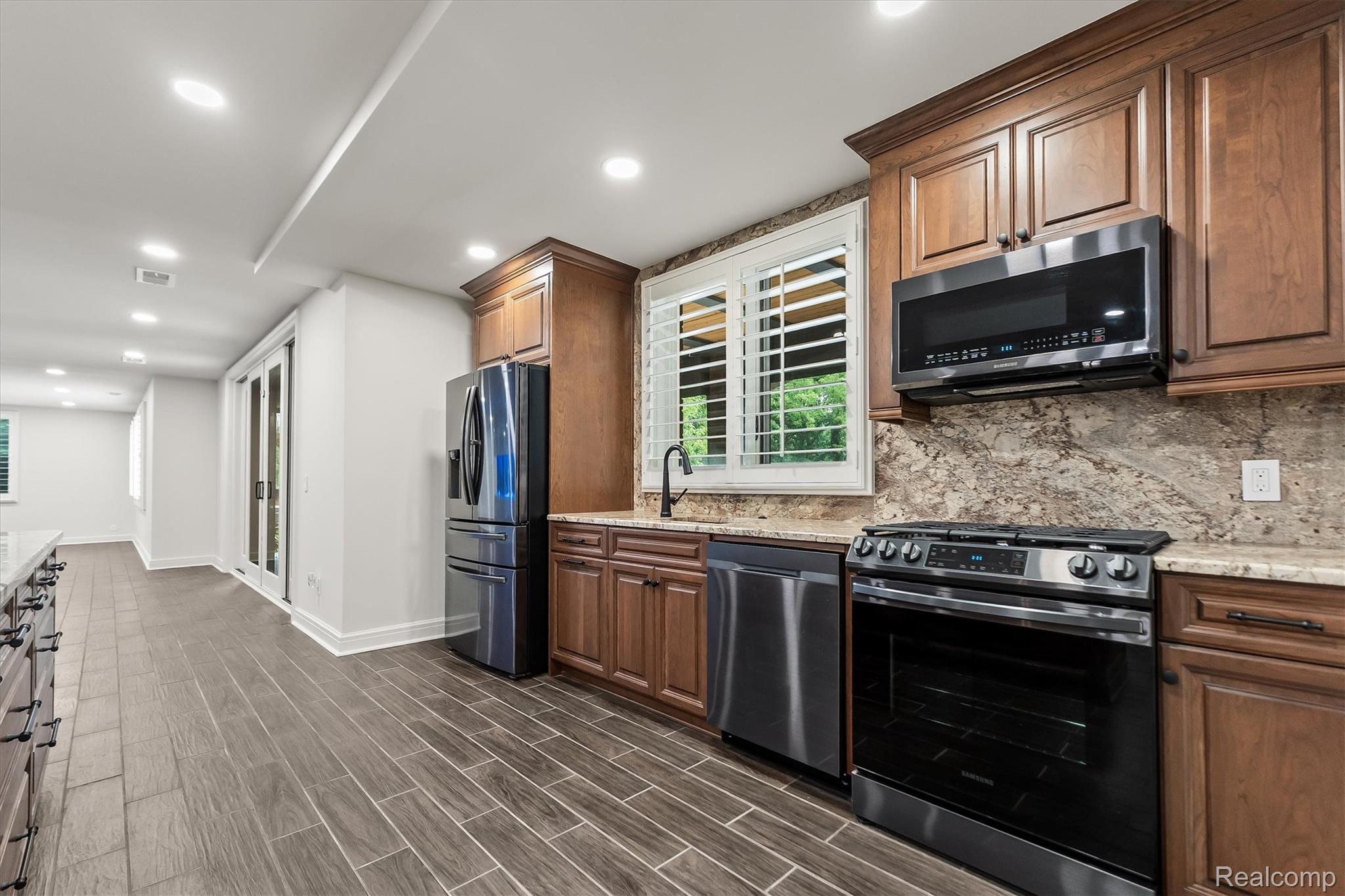 2475 Creekside Court