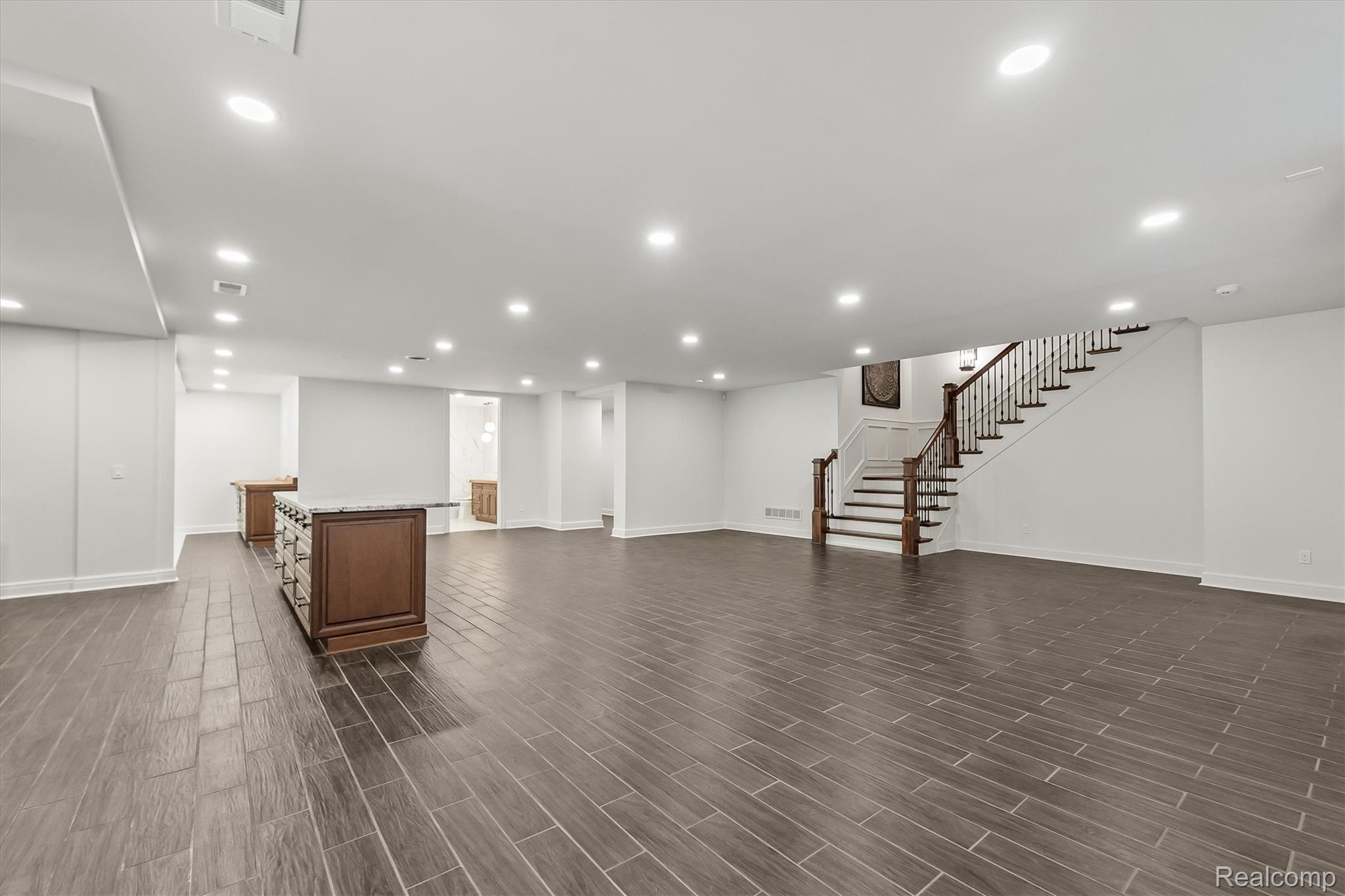 2475 Creekside Court