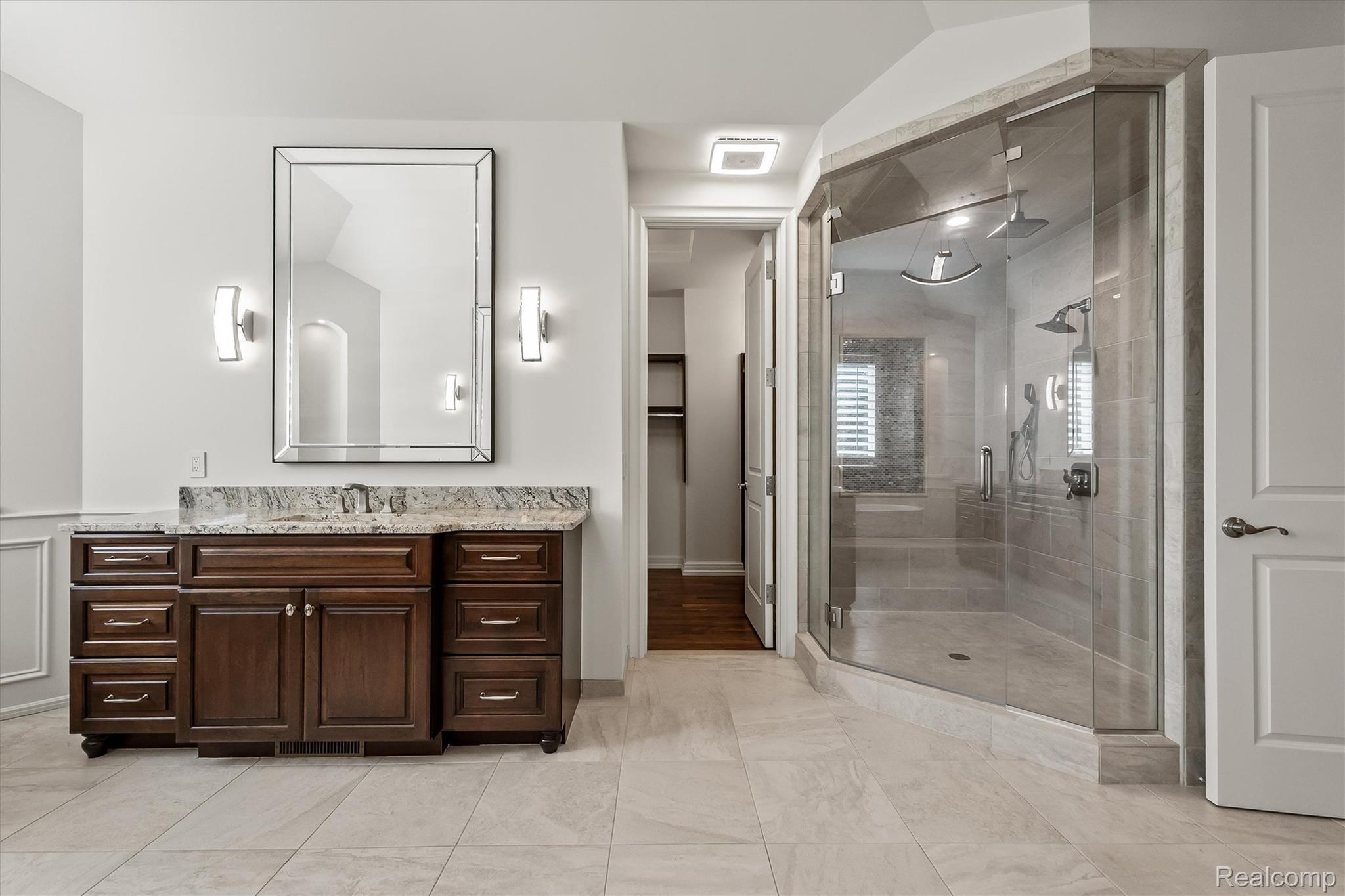 2475 Creekside Court