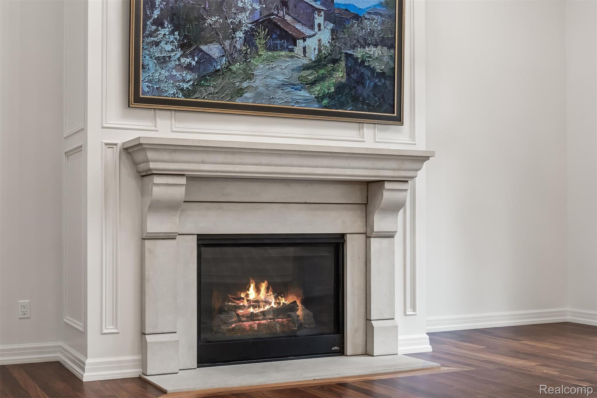 2475 Creekside Court