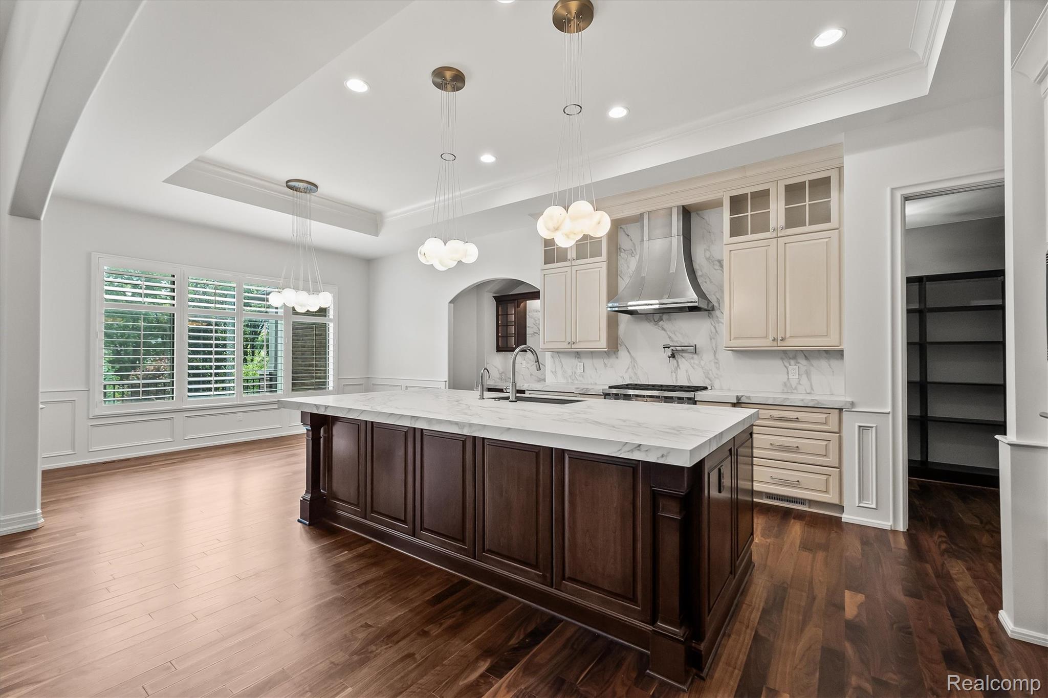 2475 Creekside Court