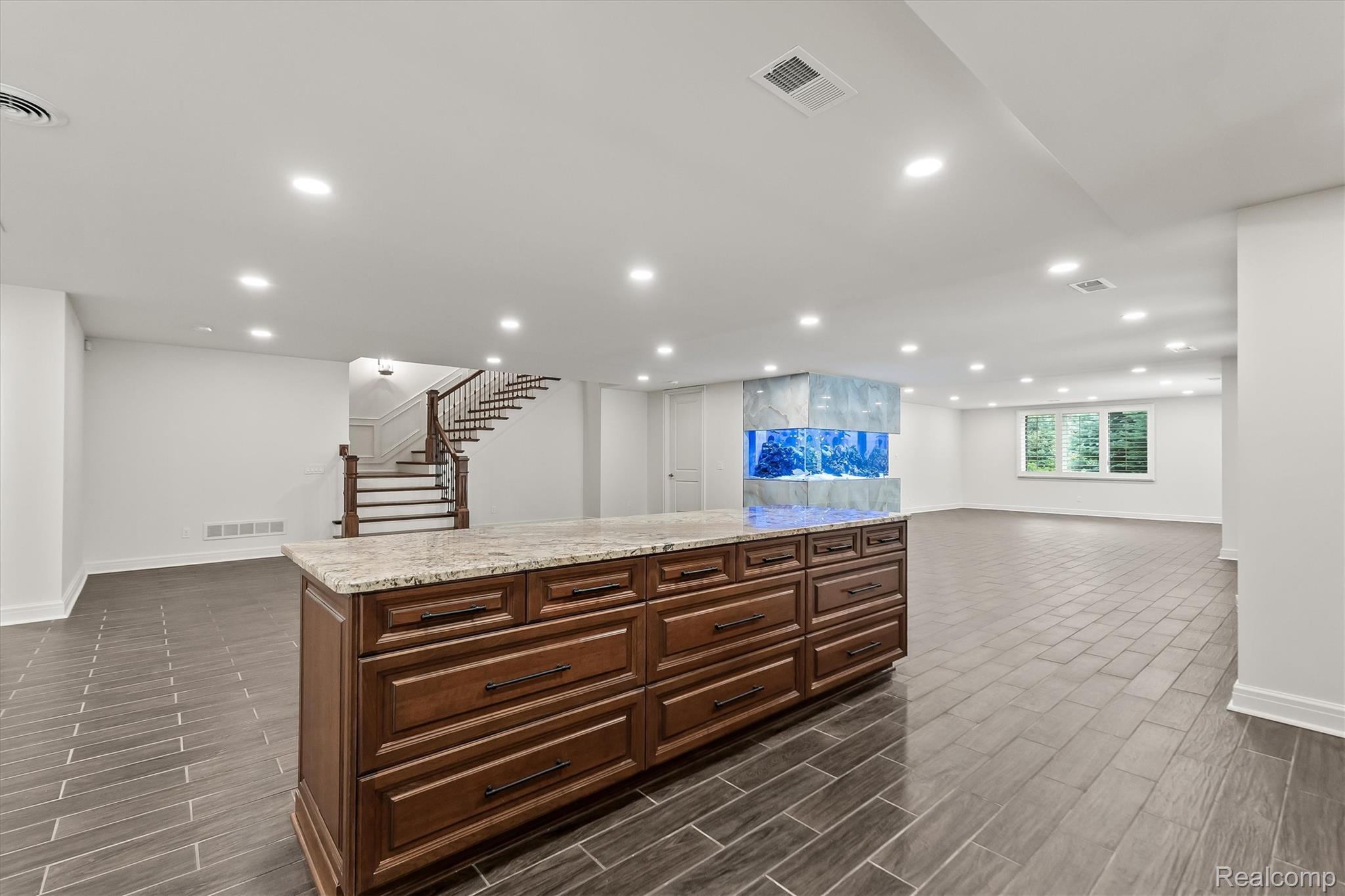 2475 Creekside Court