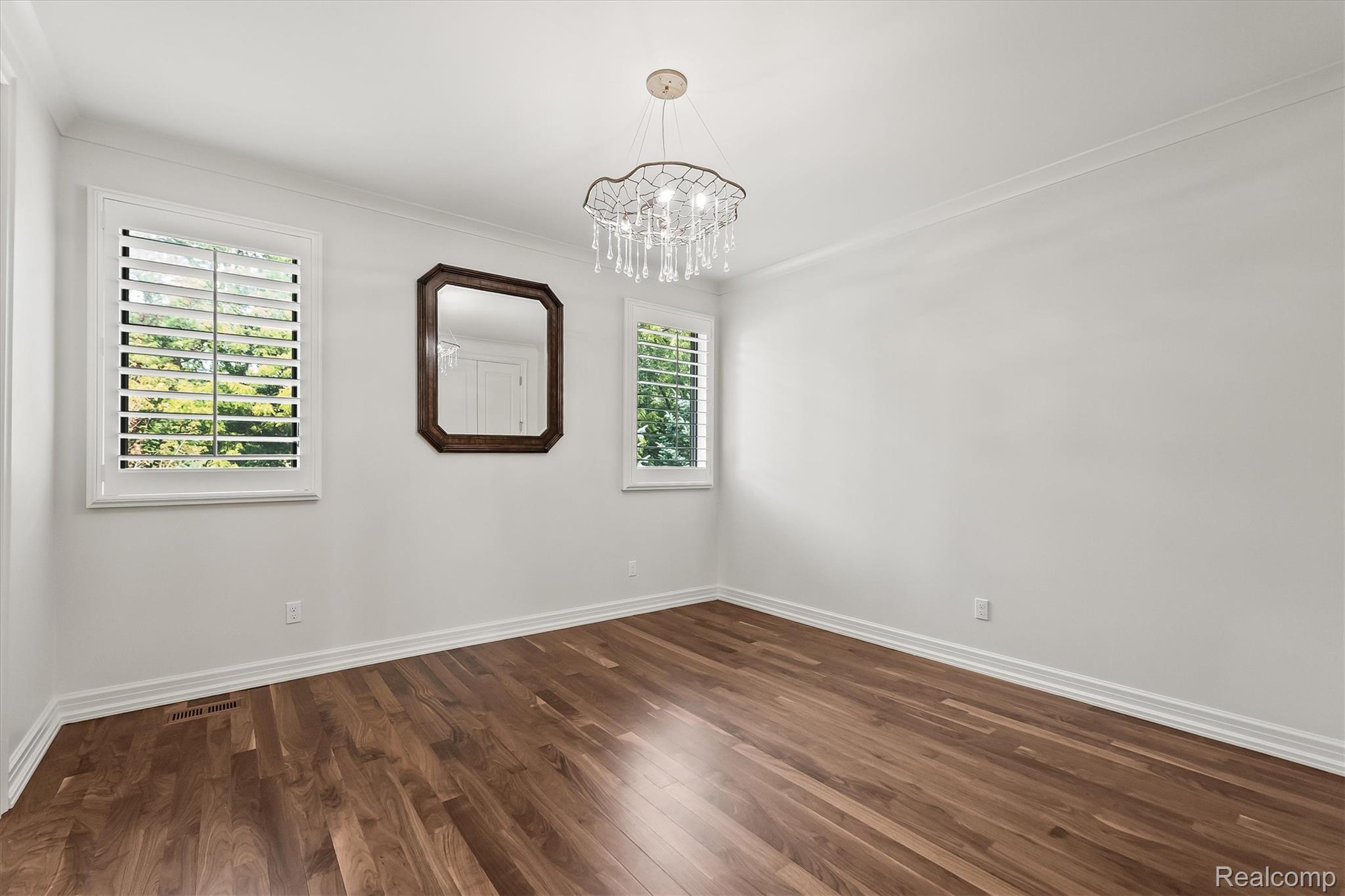 2475 Creekside Court