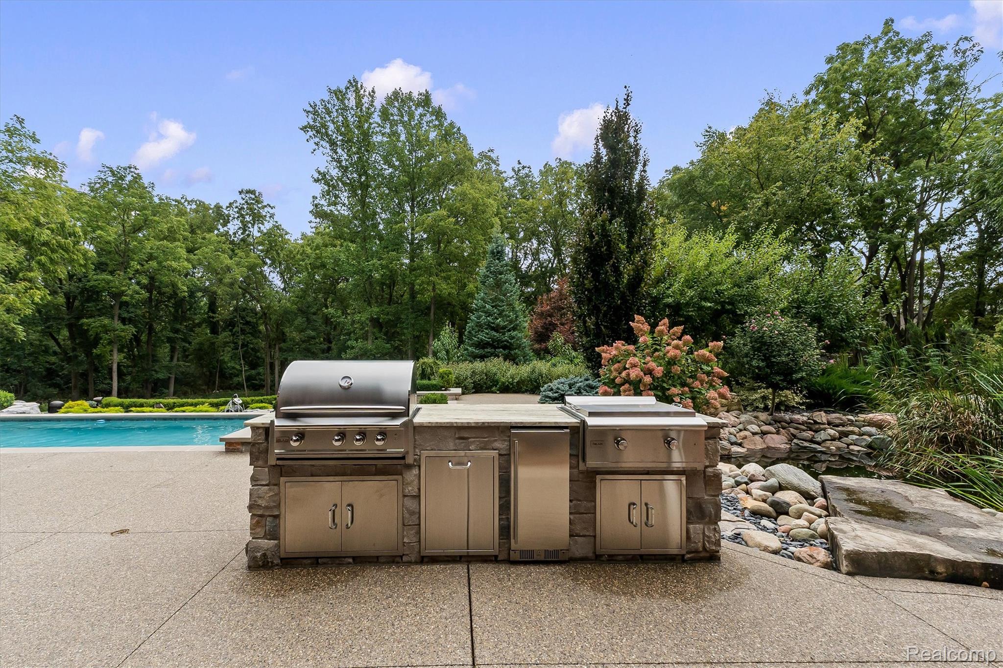 2475 Creekside Court