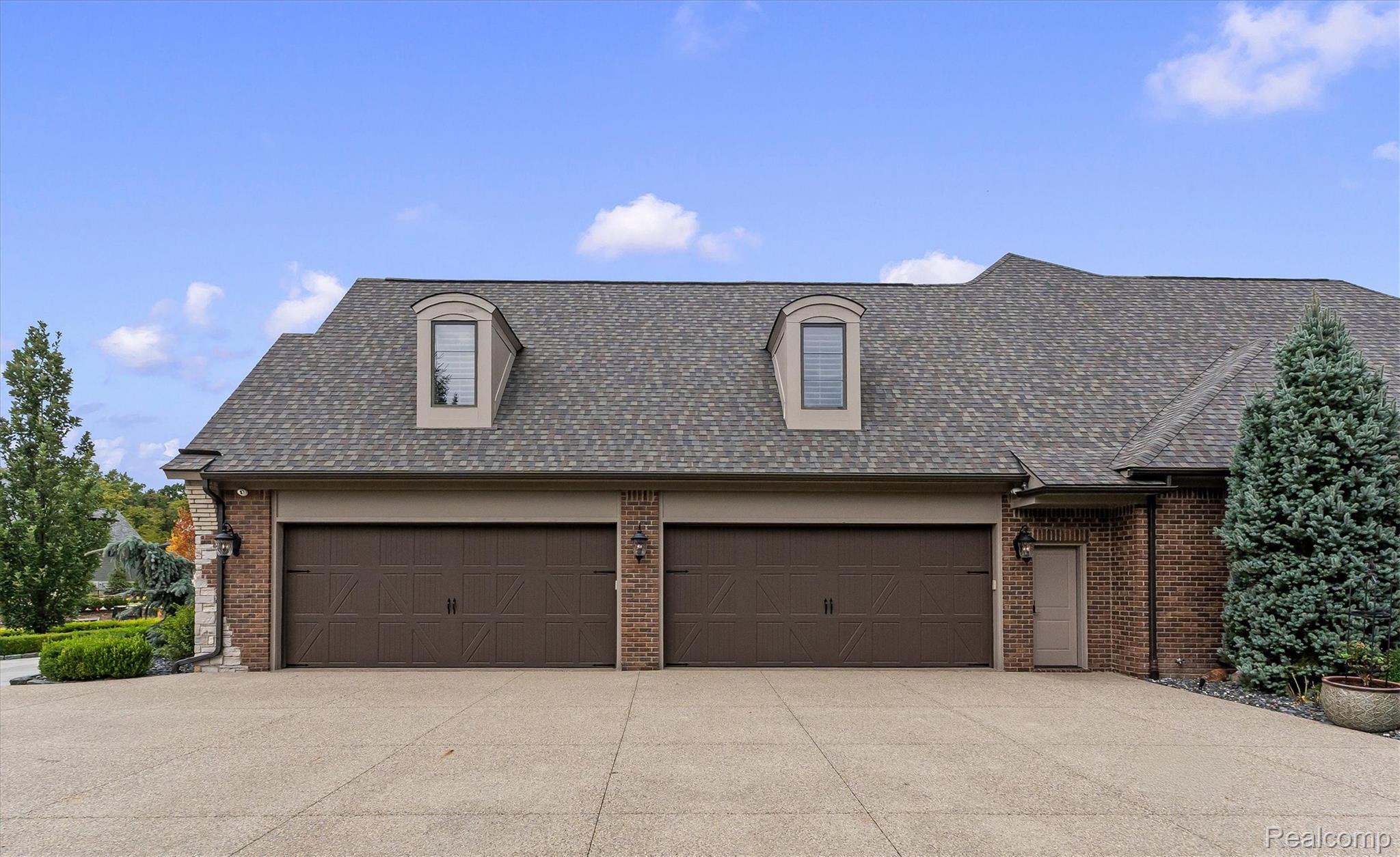 2475 Creekside Court
