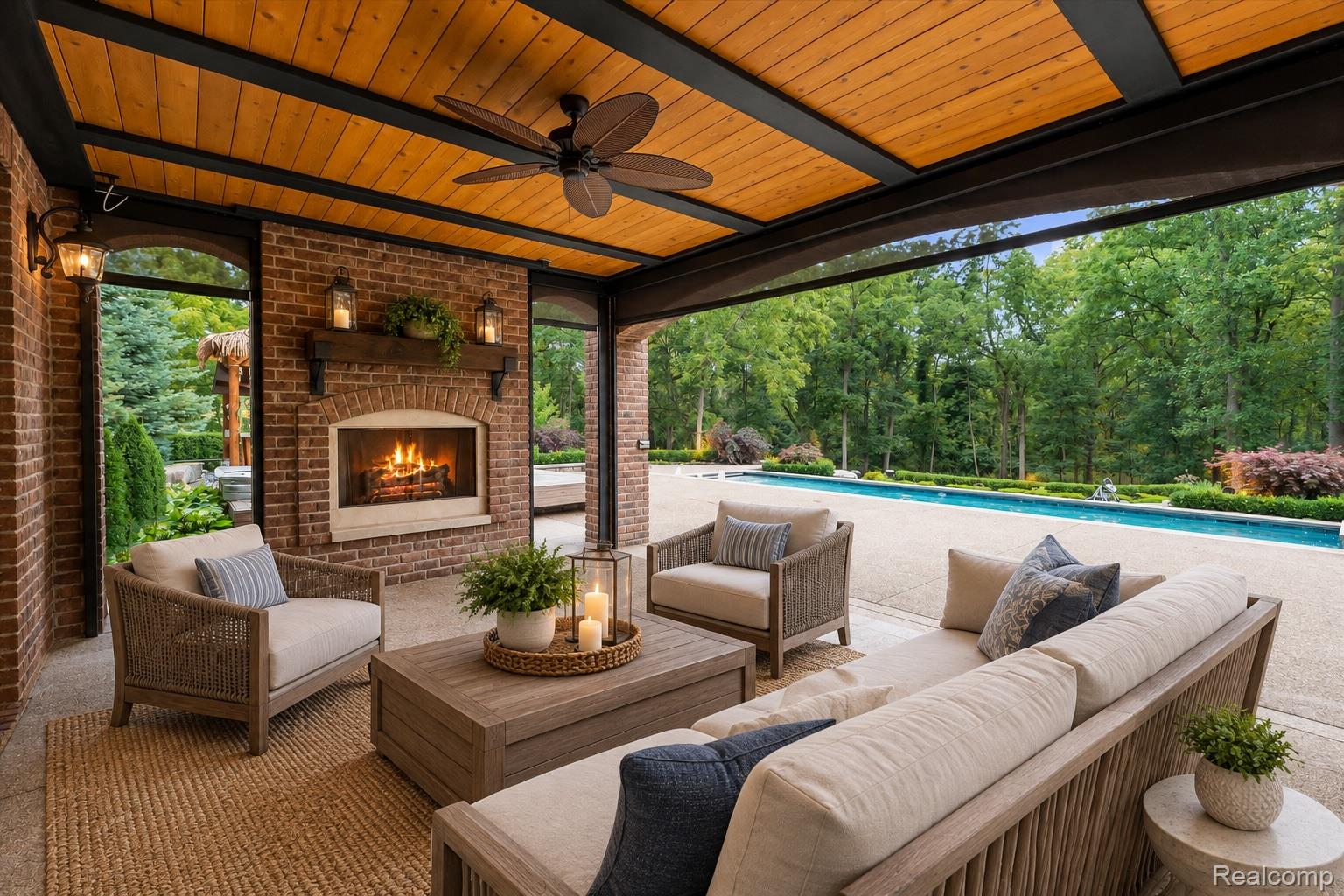 2475 Creekside Court