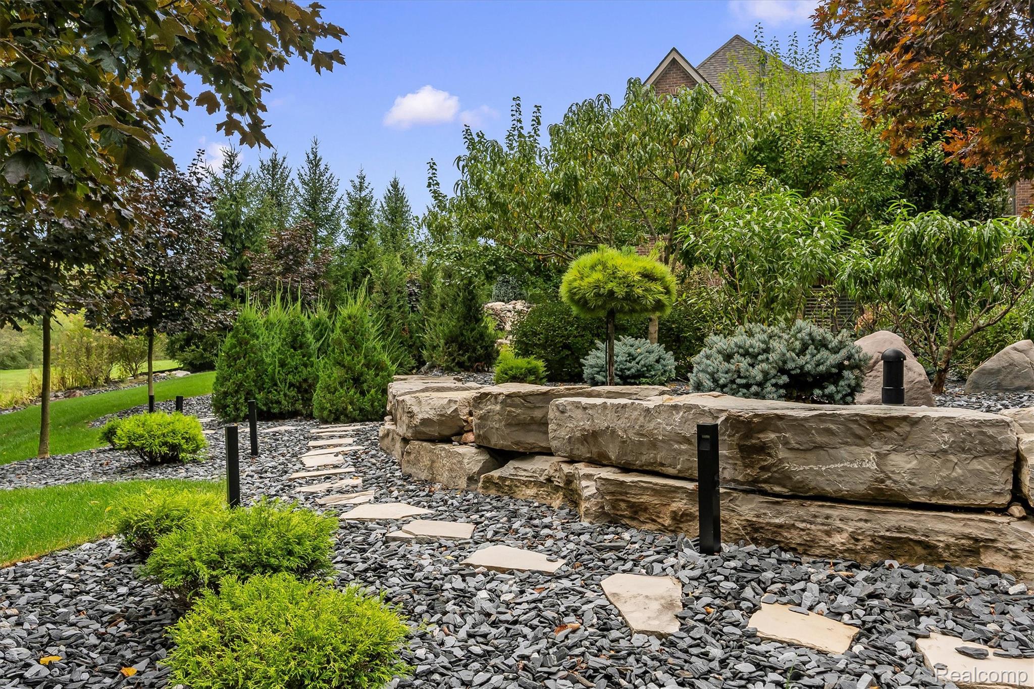 2475 Creekside Court