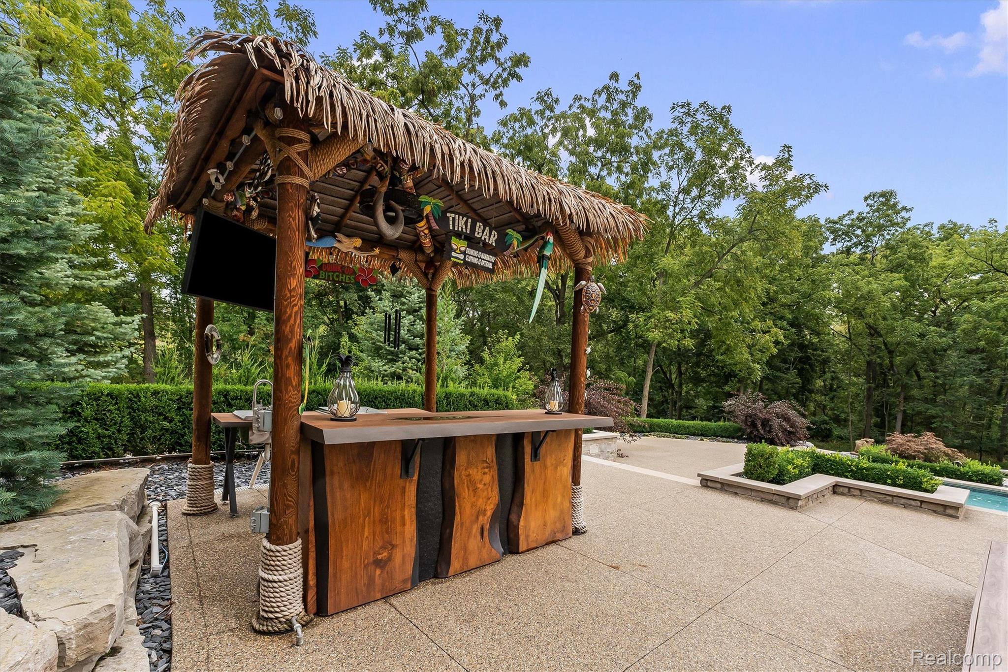 2475 Creekside Court