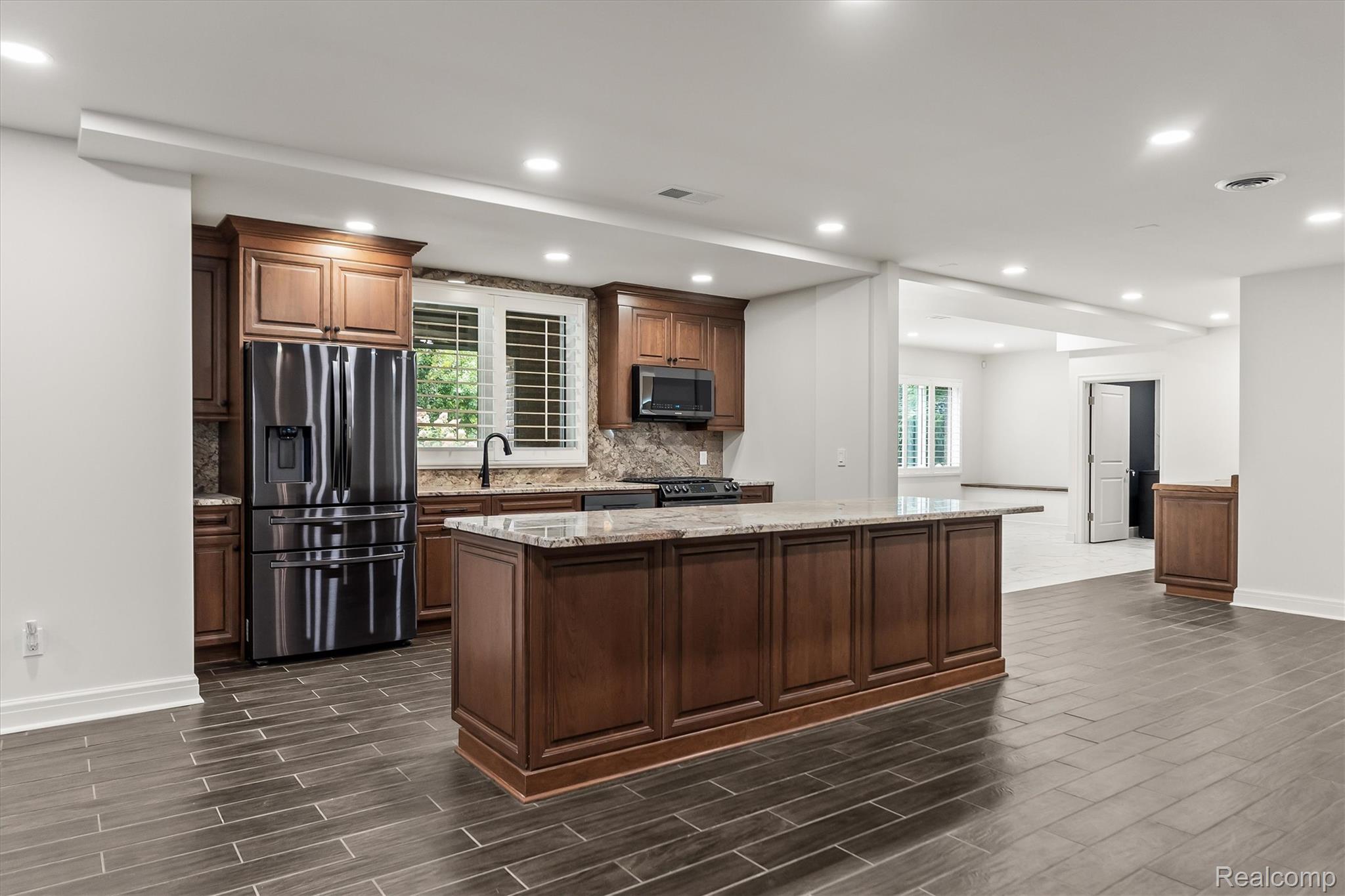 2475 Creekside Court