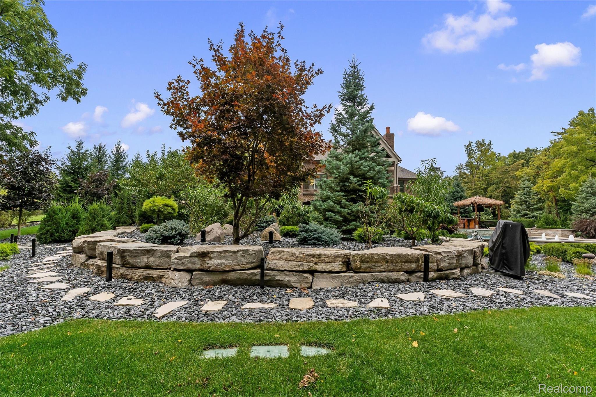2475 Creekside Court