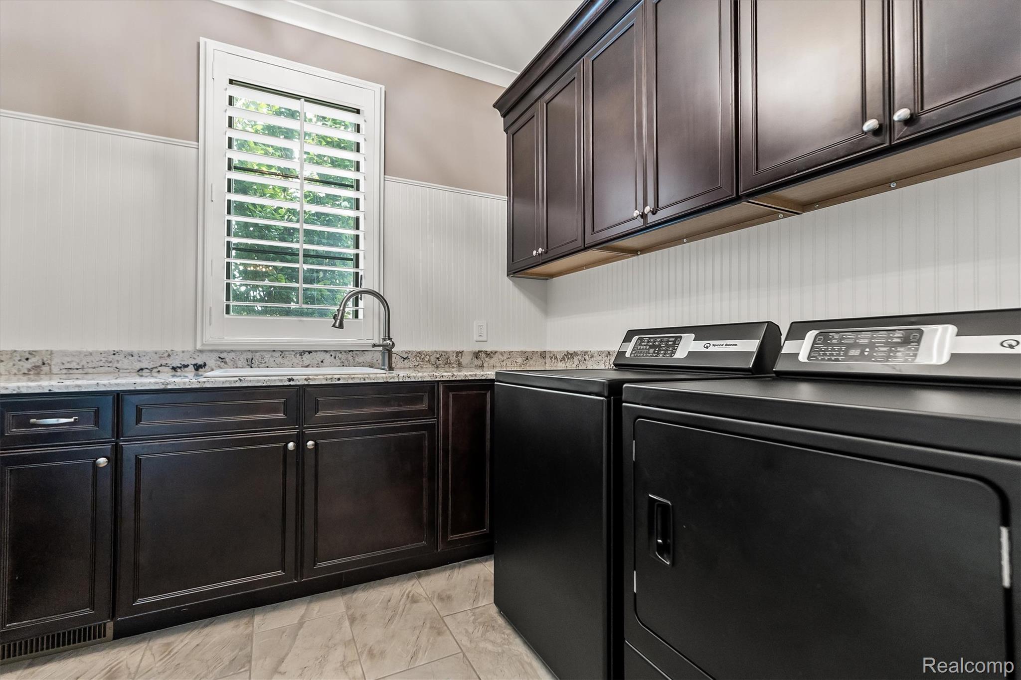 2475 Creekside Court
