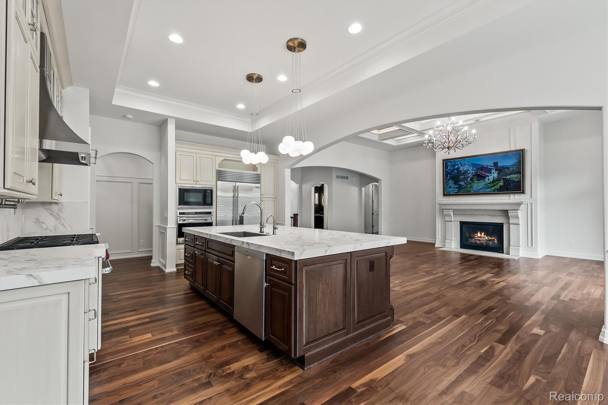 2475 Creekside Court