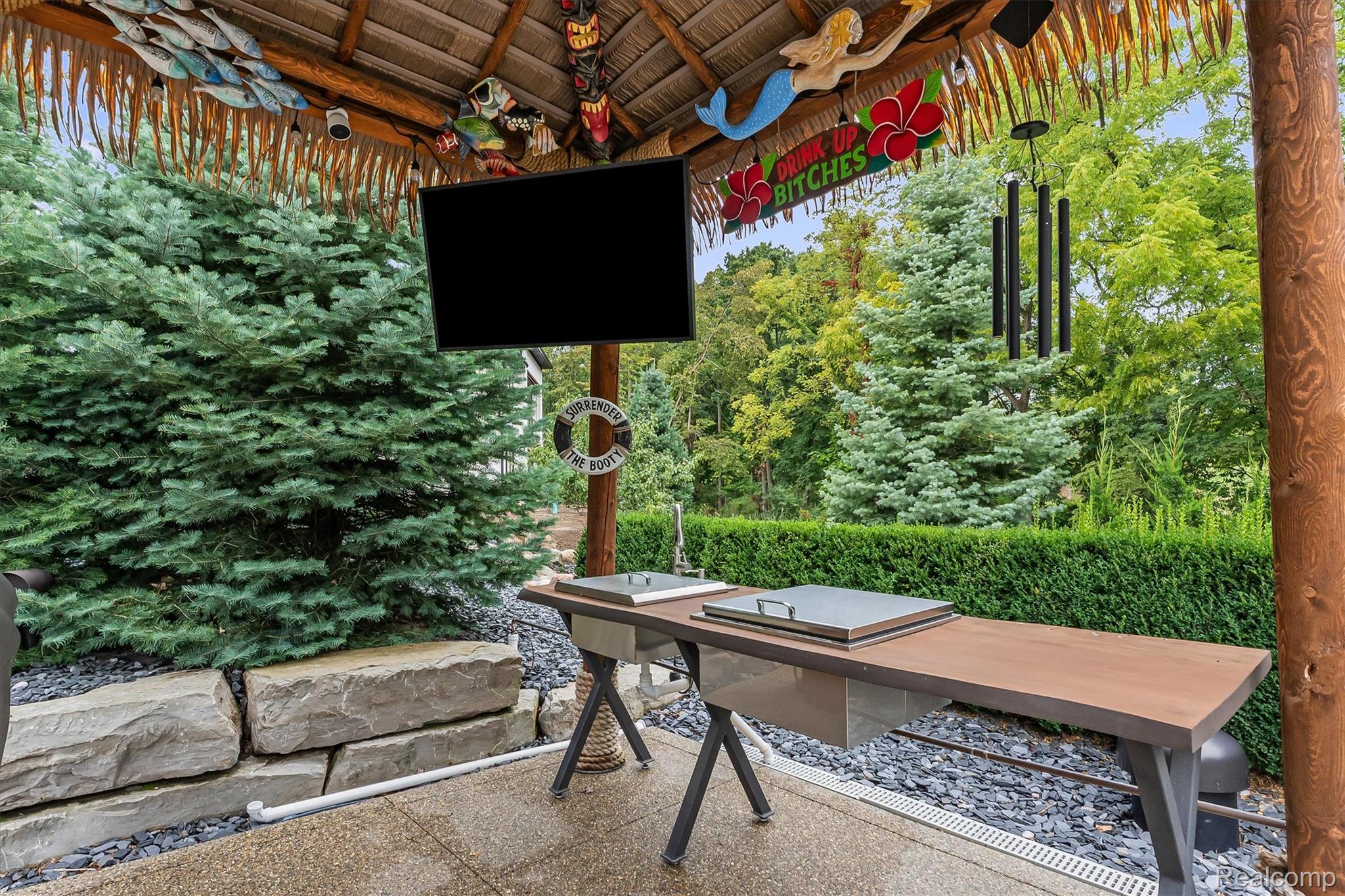 2475 Creekside Court