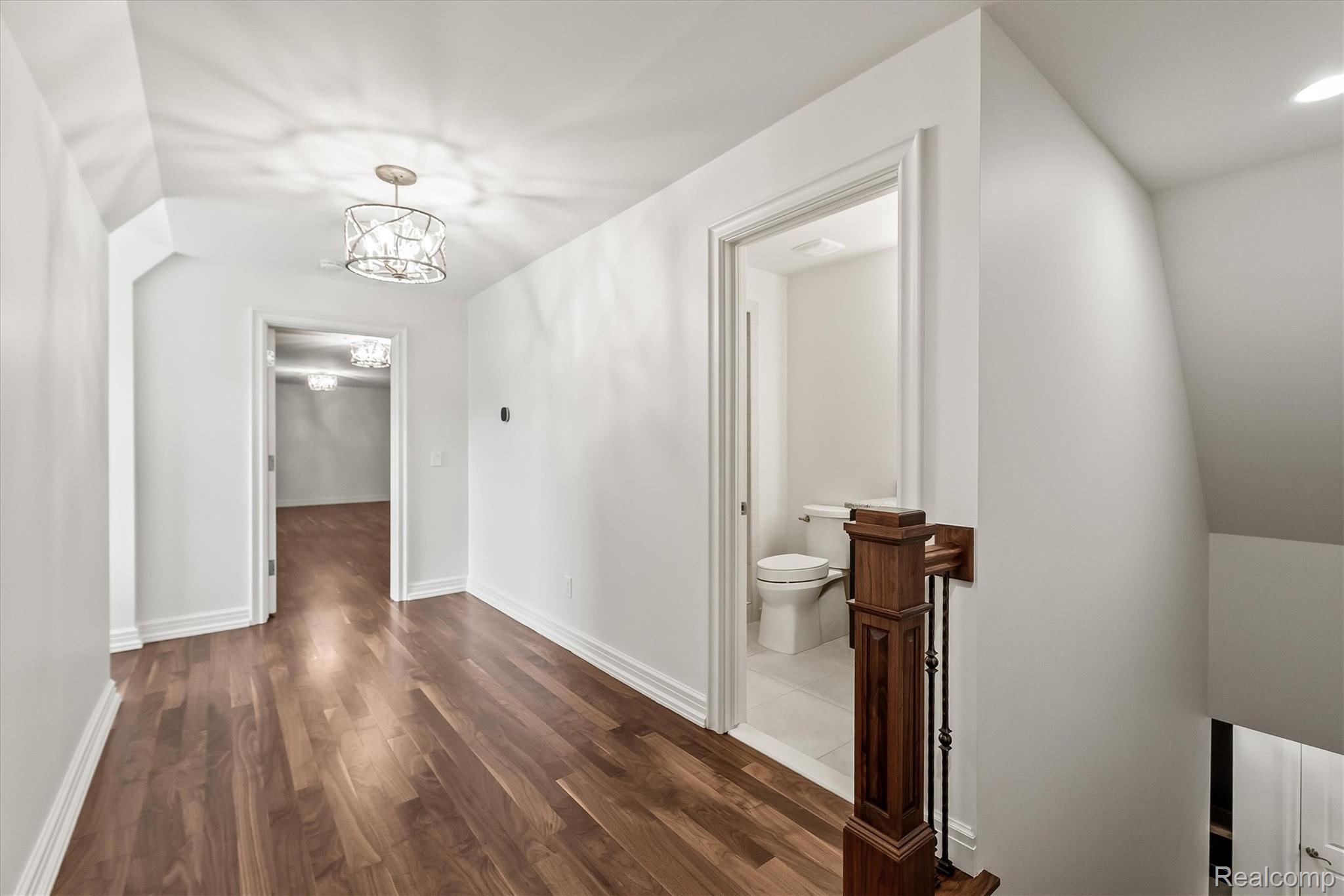2475 Creekside Court