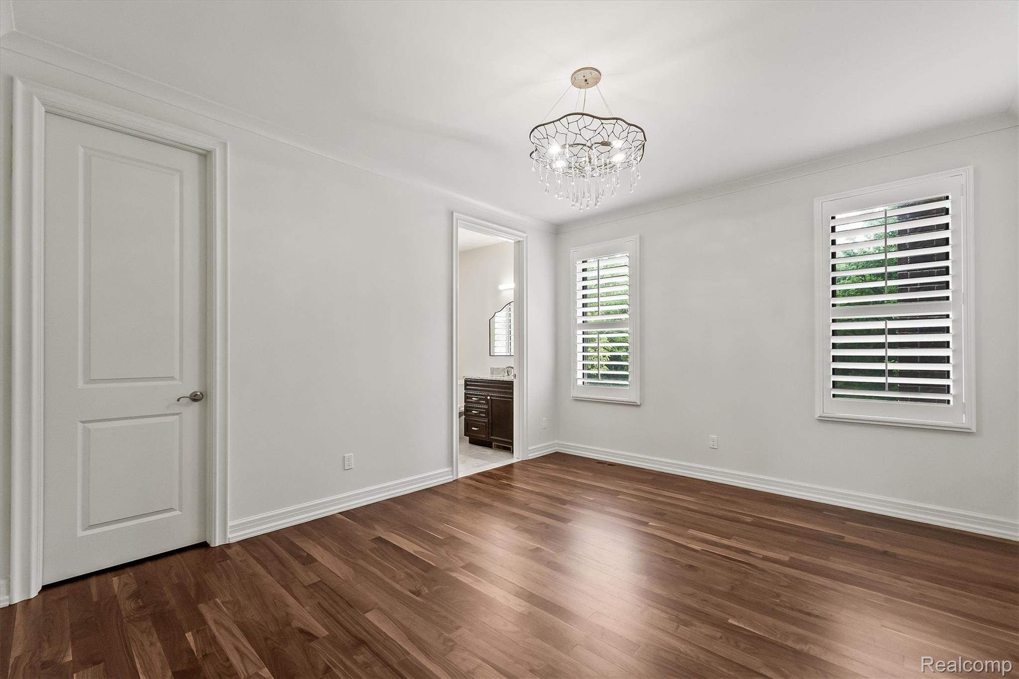 2475 Creekside Court