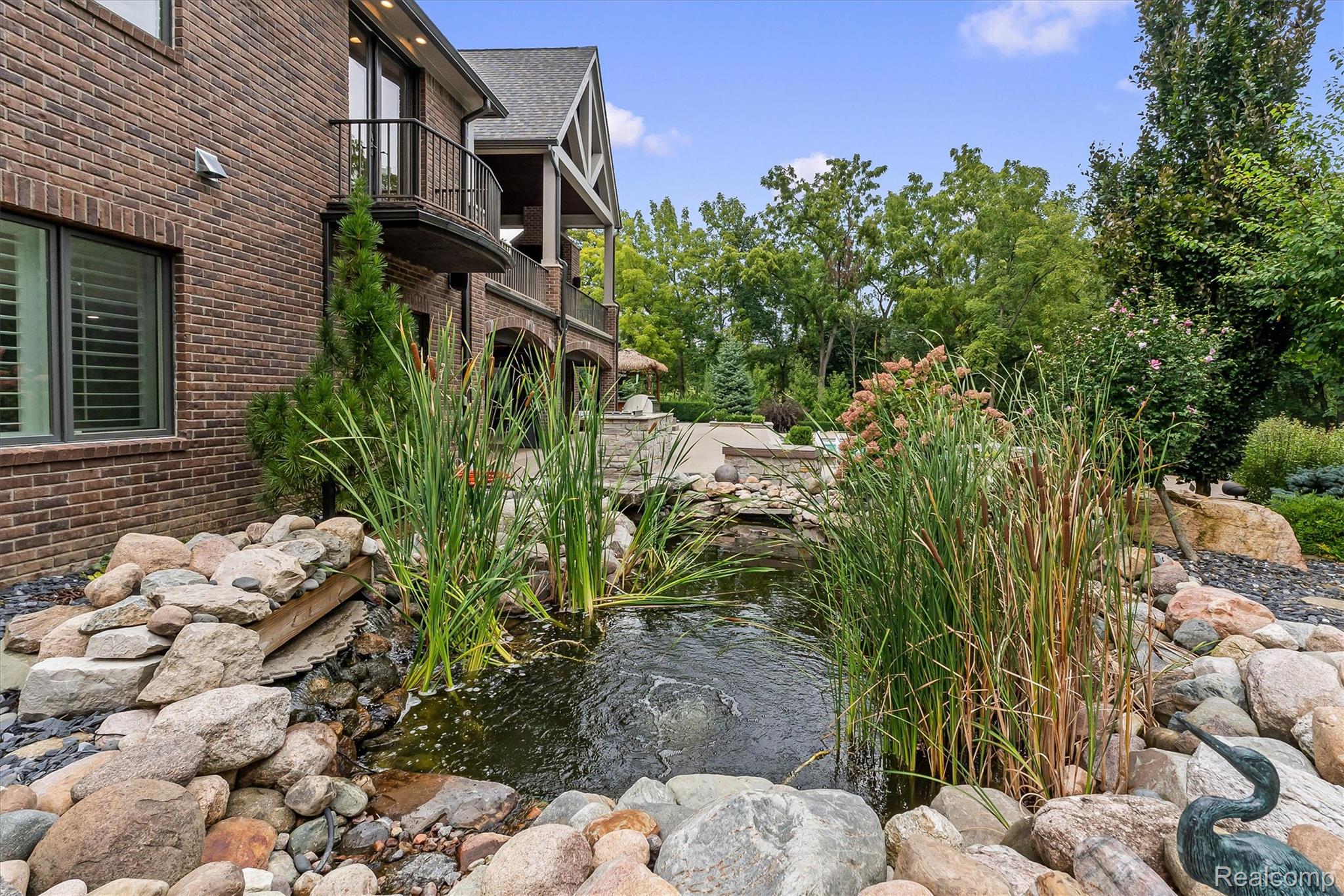 2475 Creekside Court