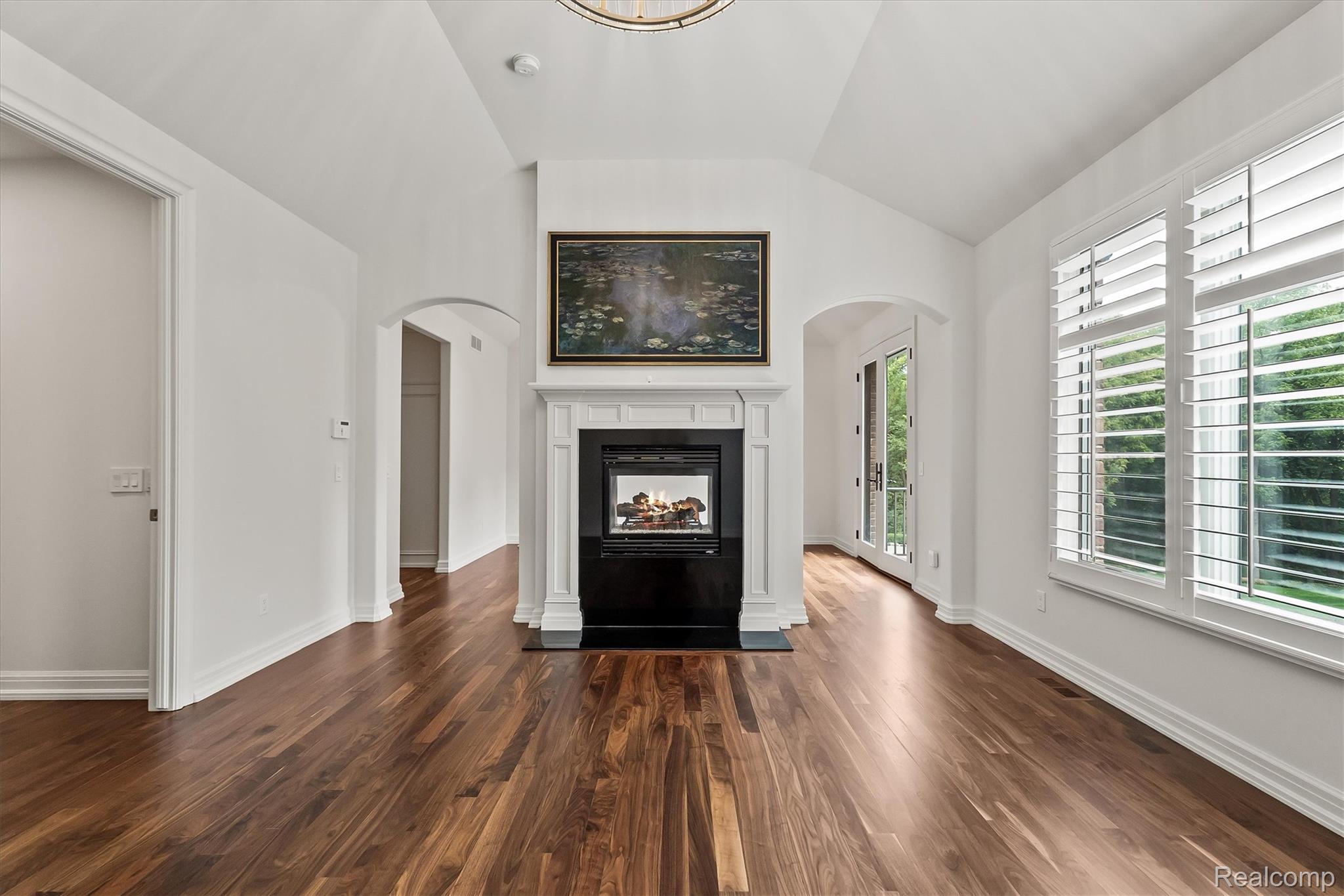 2475 Creekside Court