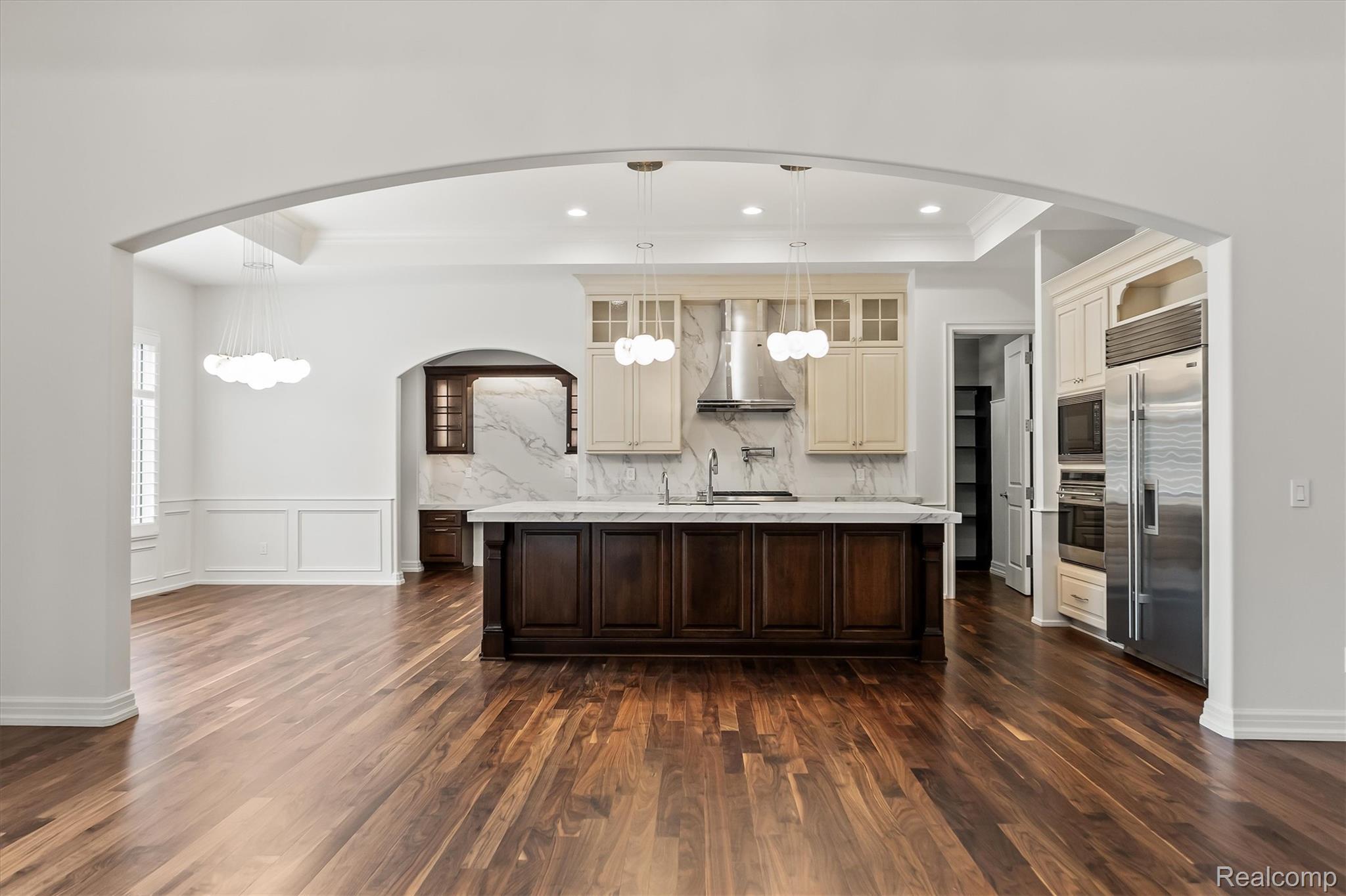 2475 Creekside Court