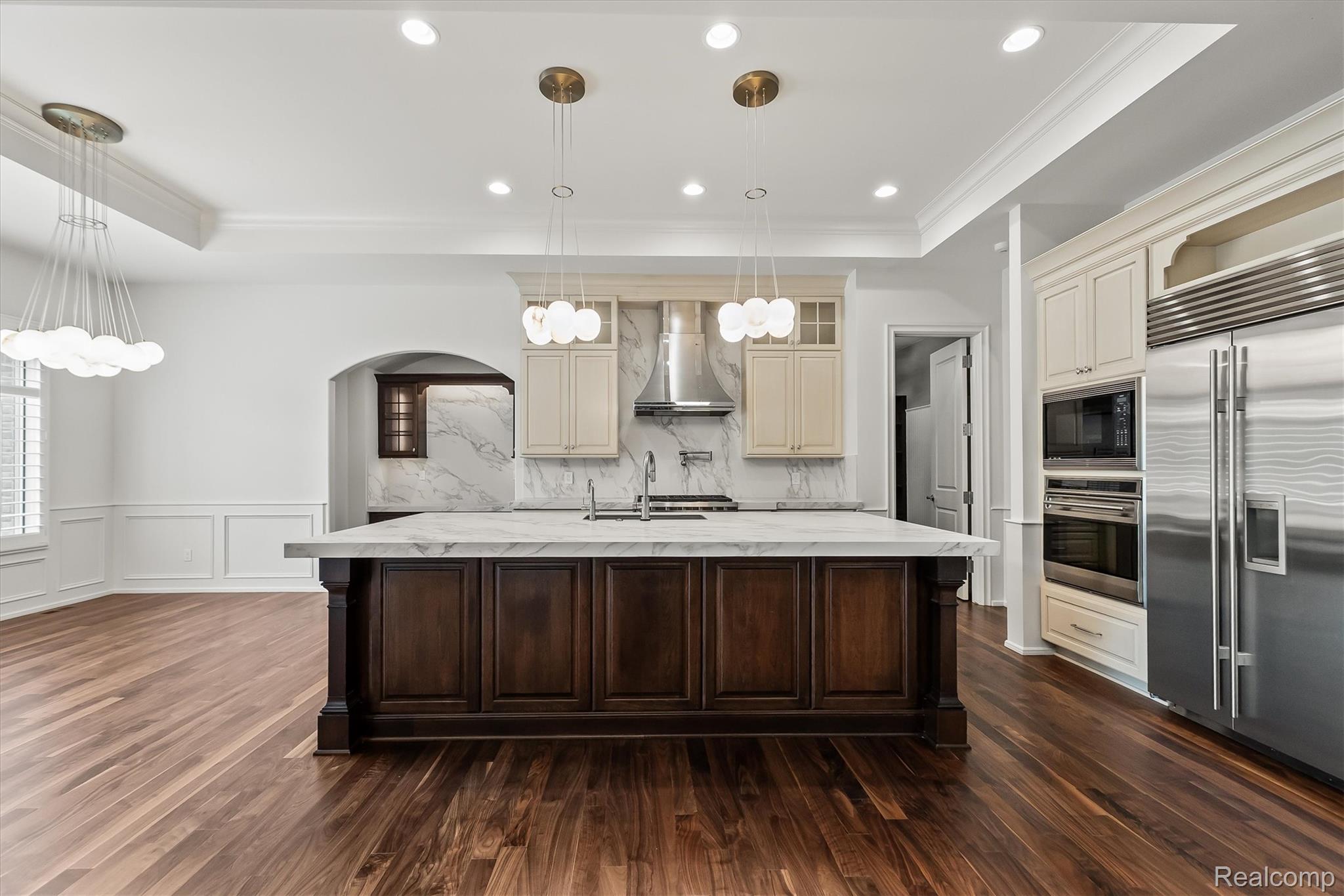 2475 Creekside Court