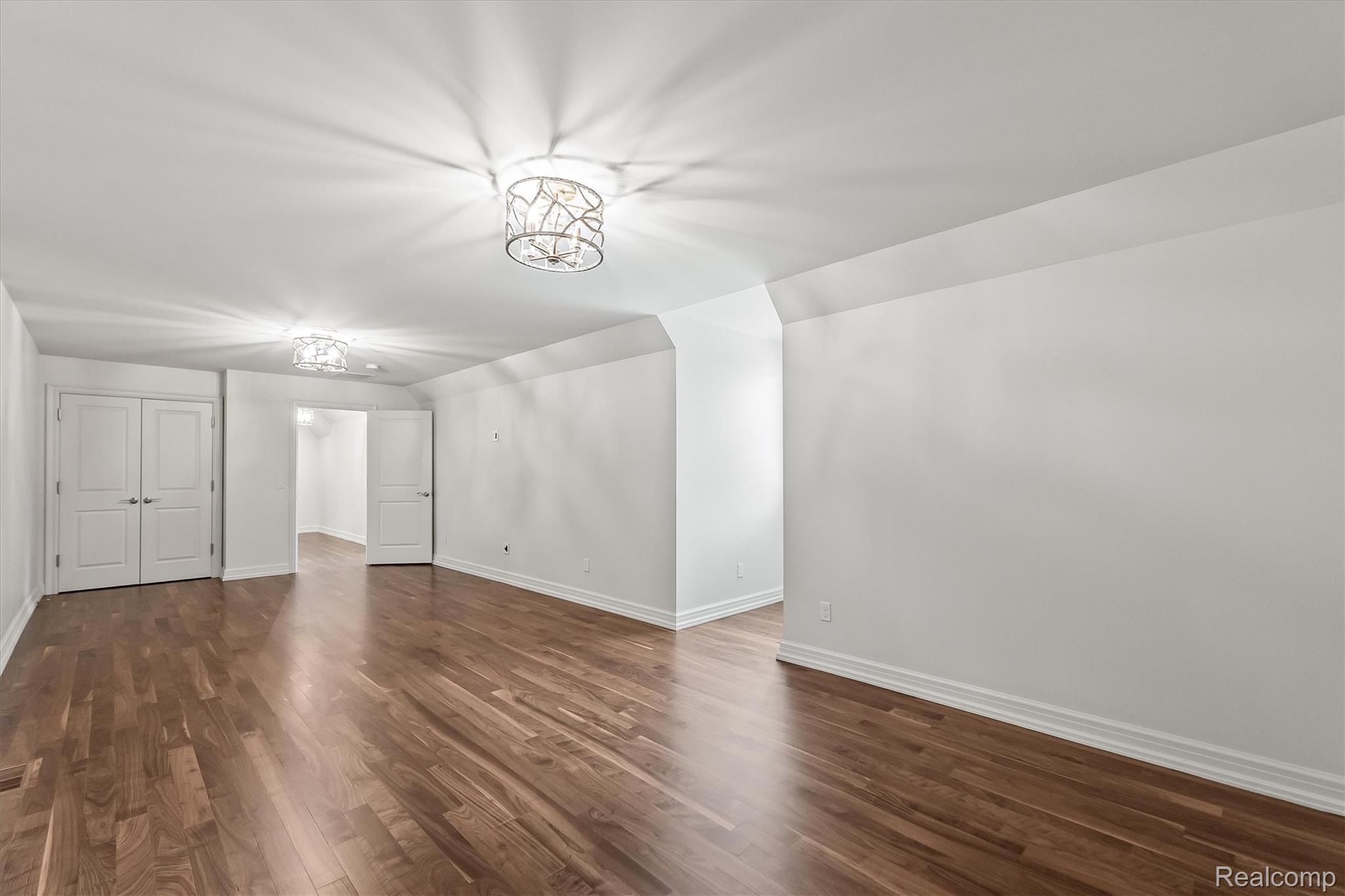 2475 Creekside Court