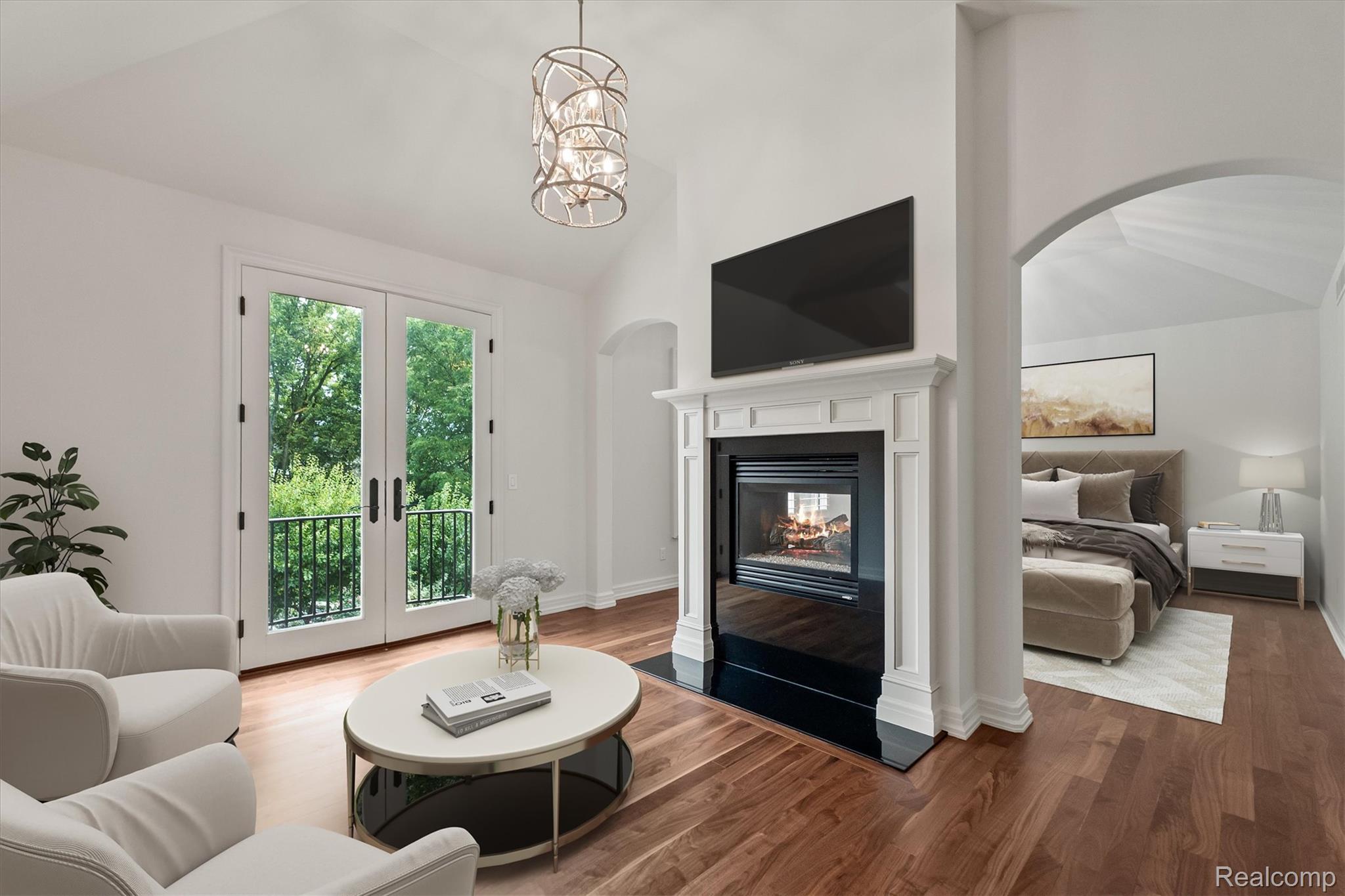 2475 Creekside Court
