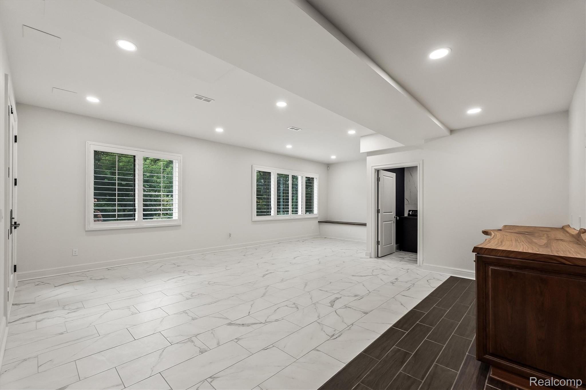 2475 Creekside Court