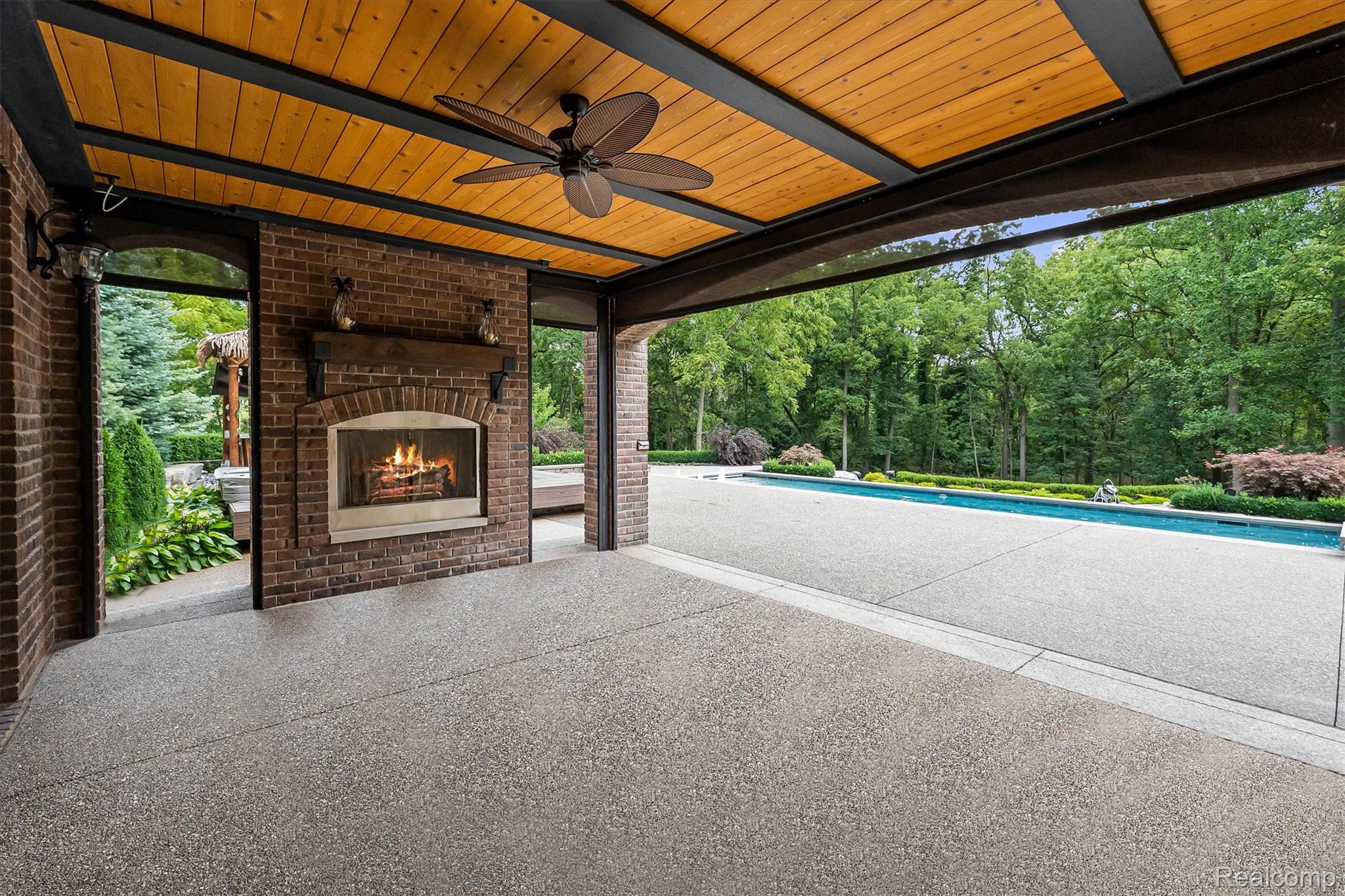 2475 Creekside Court