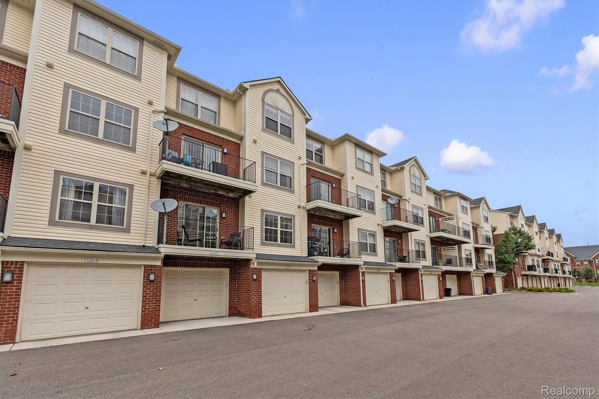3276 Newbury Place Unit: 5