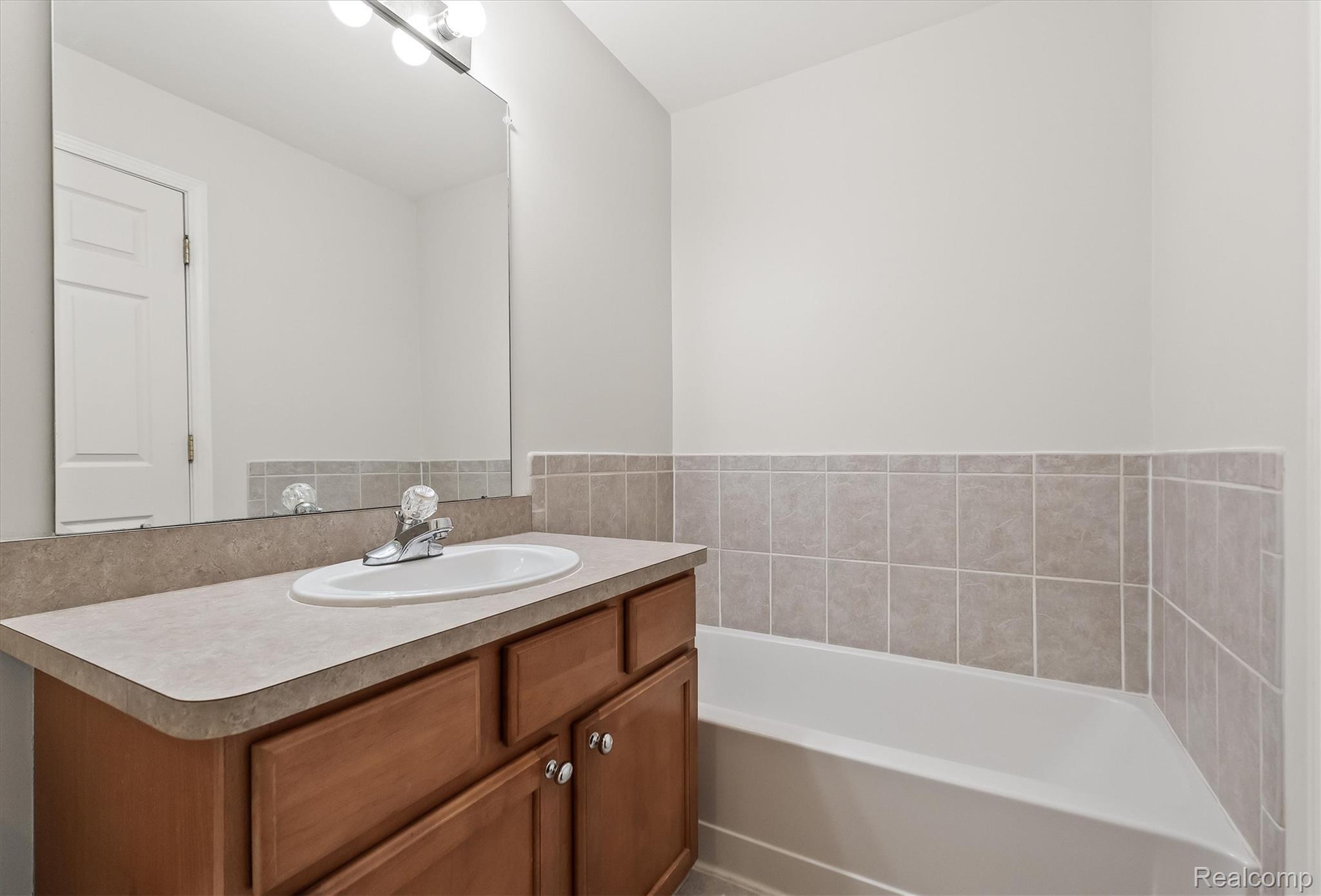 3276 Newbury Place Unit: 5