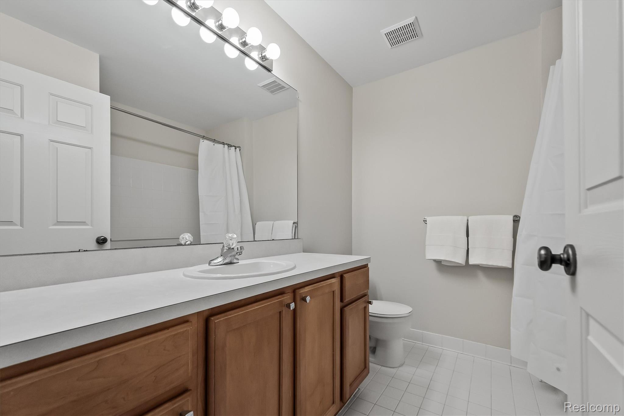 3276 Newbury Place Unit: 5