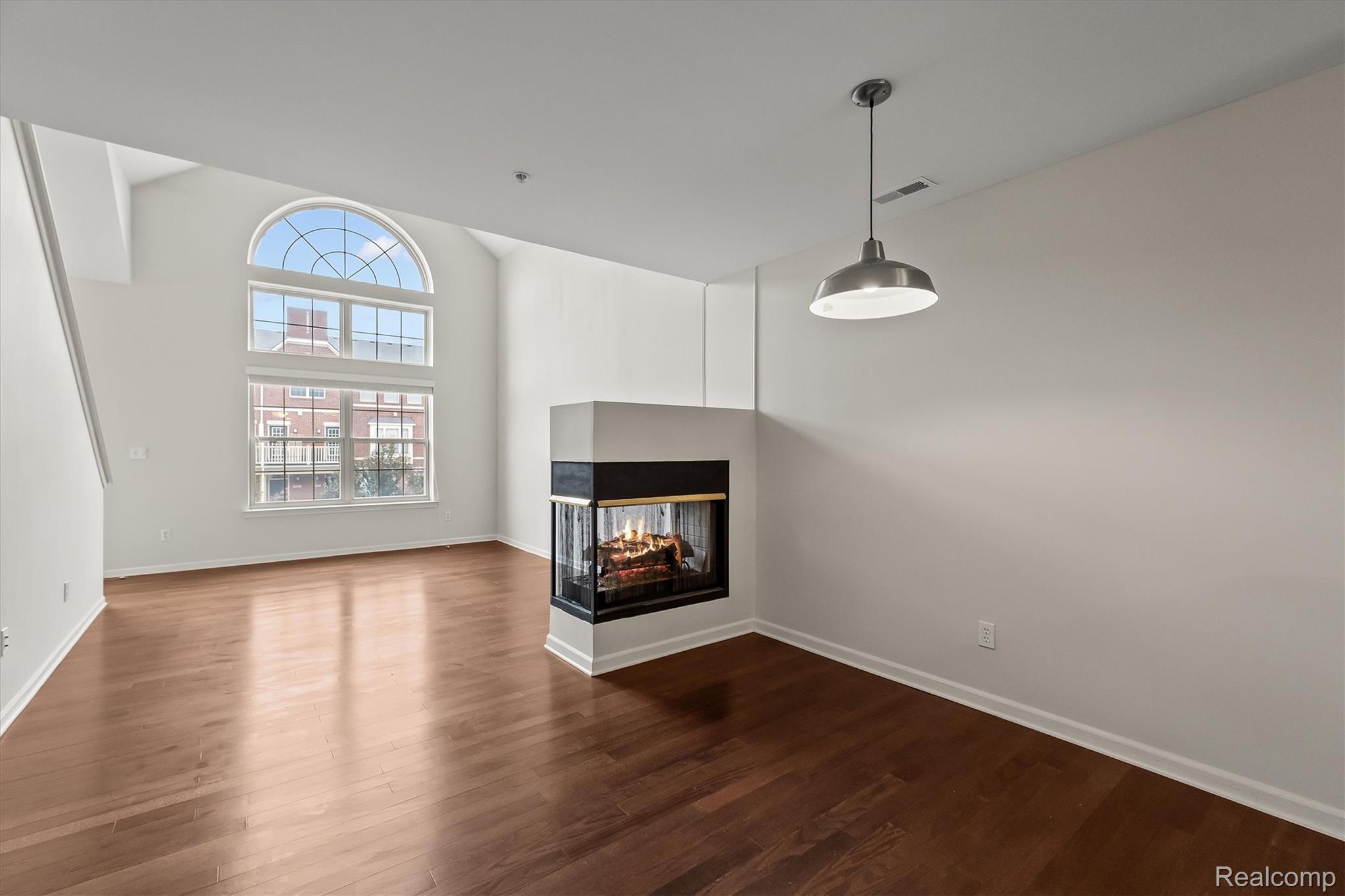 3276 Newbury Place Unit: 5