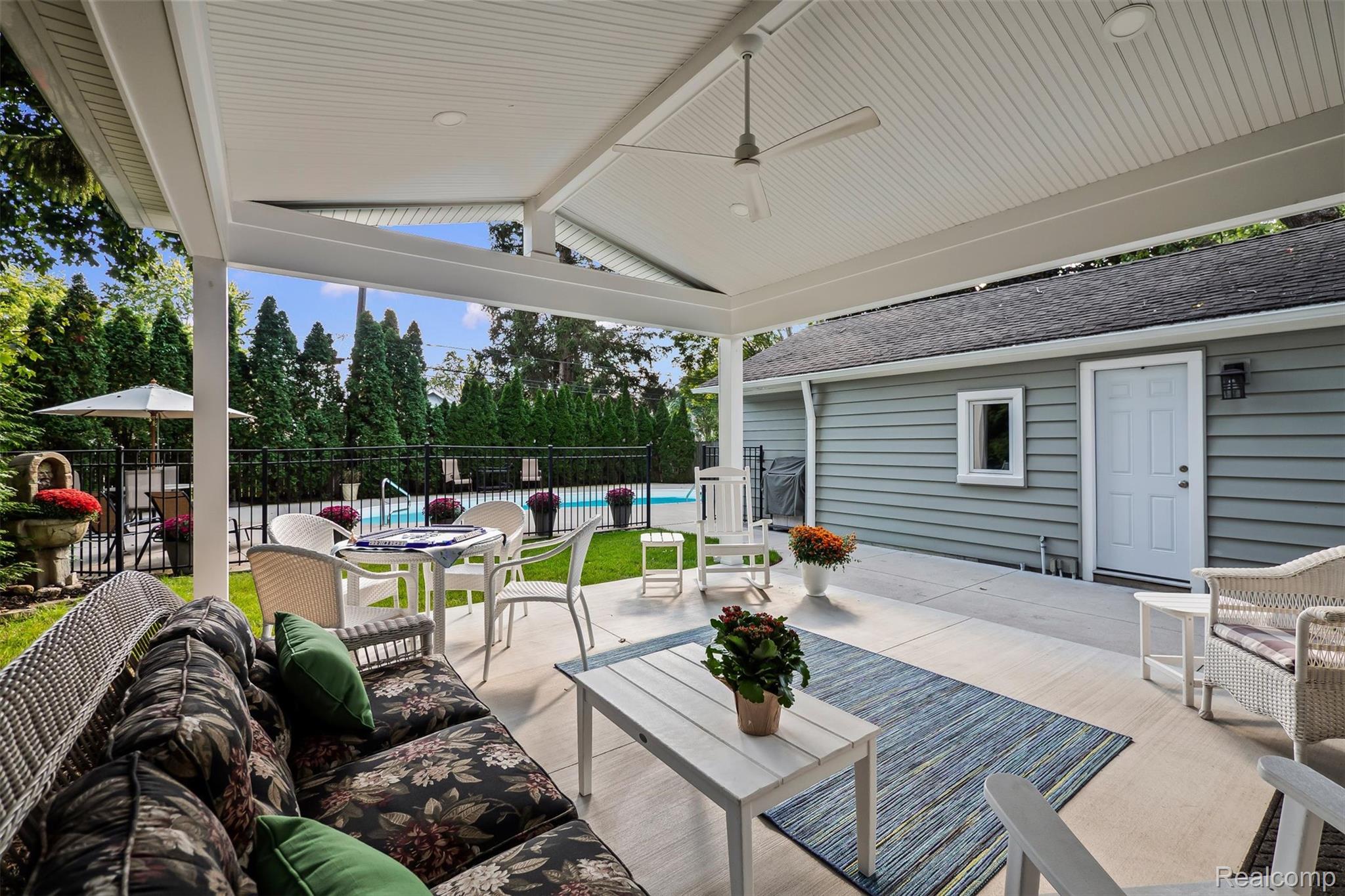 203 Aqua Court
