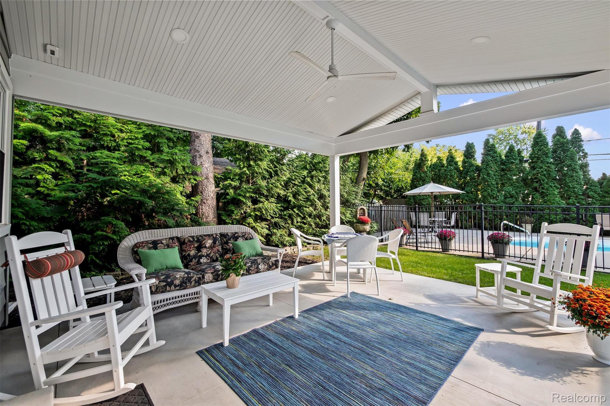 203 Aqua Court
