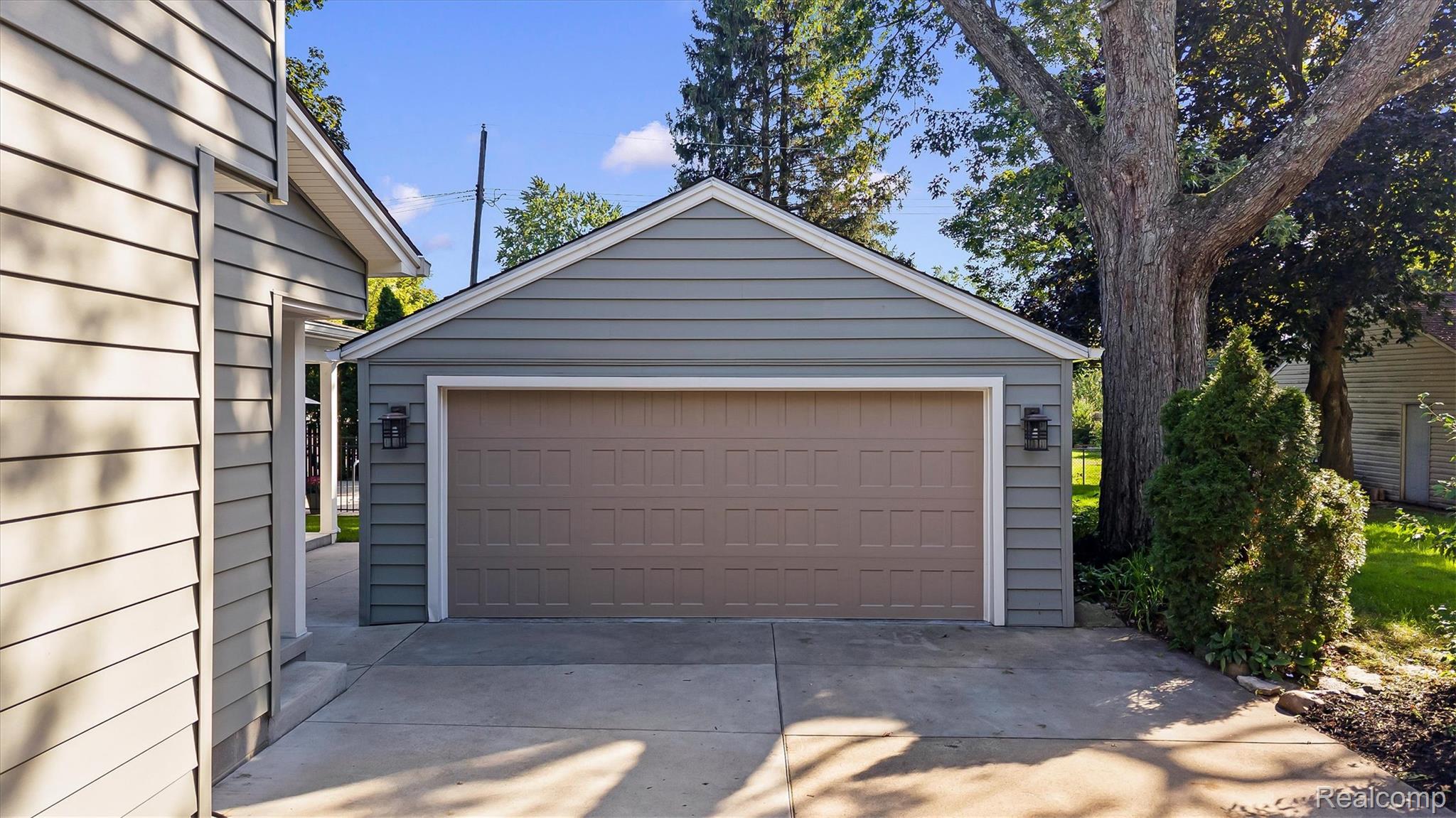 203 Aqua Court