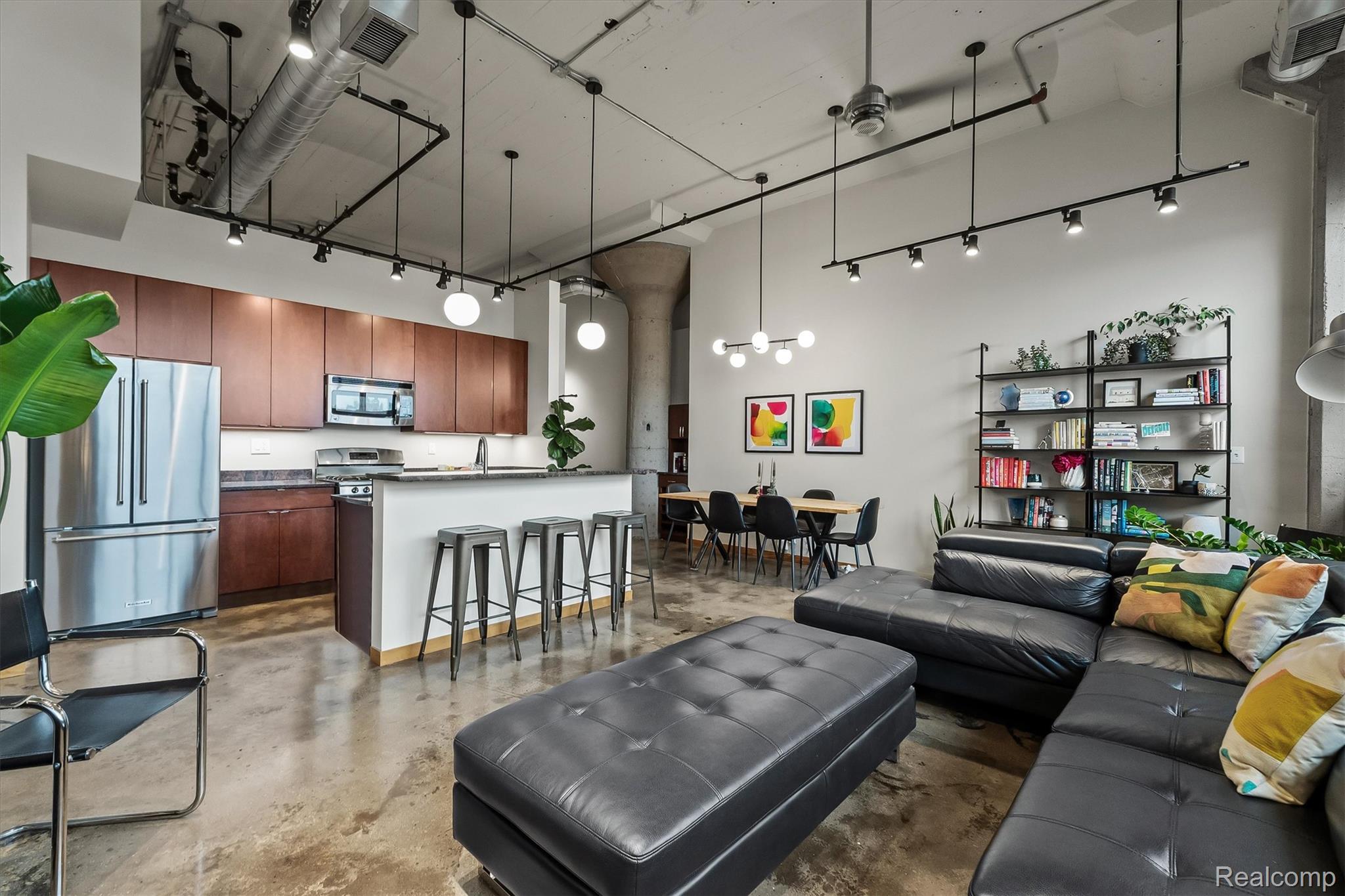 444 W Willis Street Unit: 304