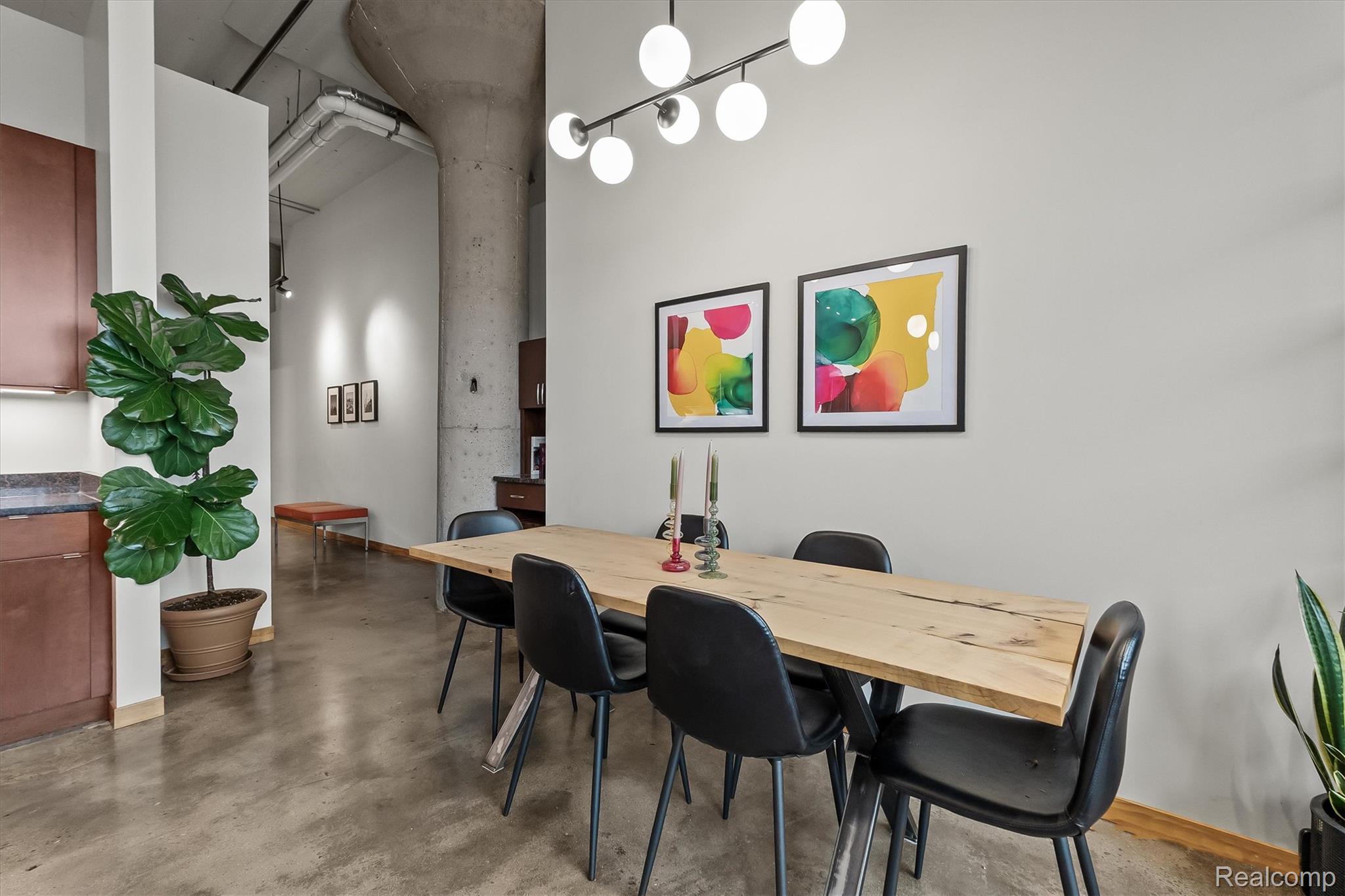 444 W Willis Street Unit: 304