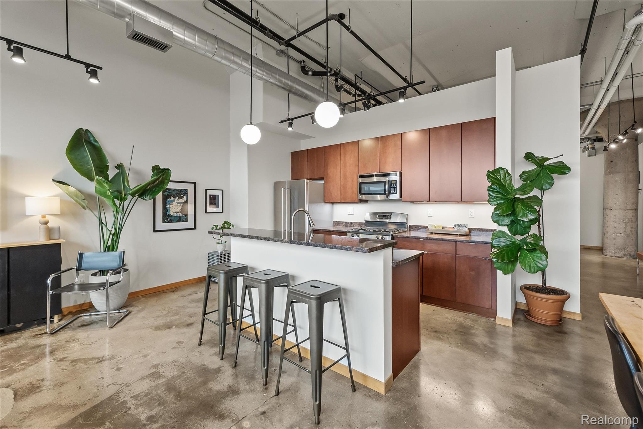 444 W Willis Street Unit: 304
