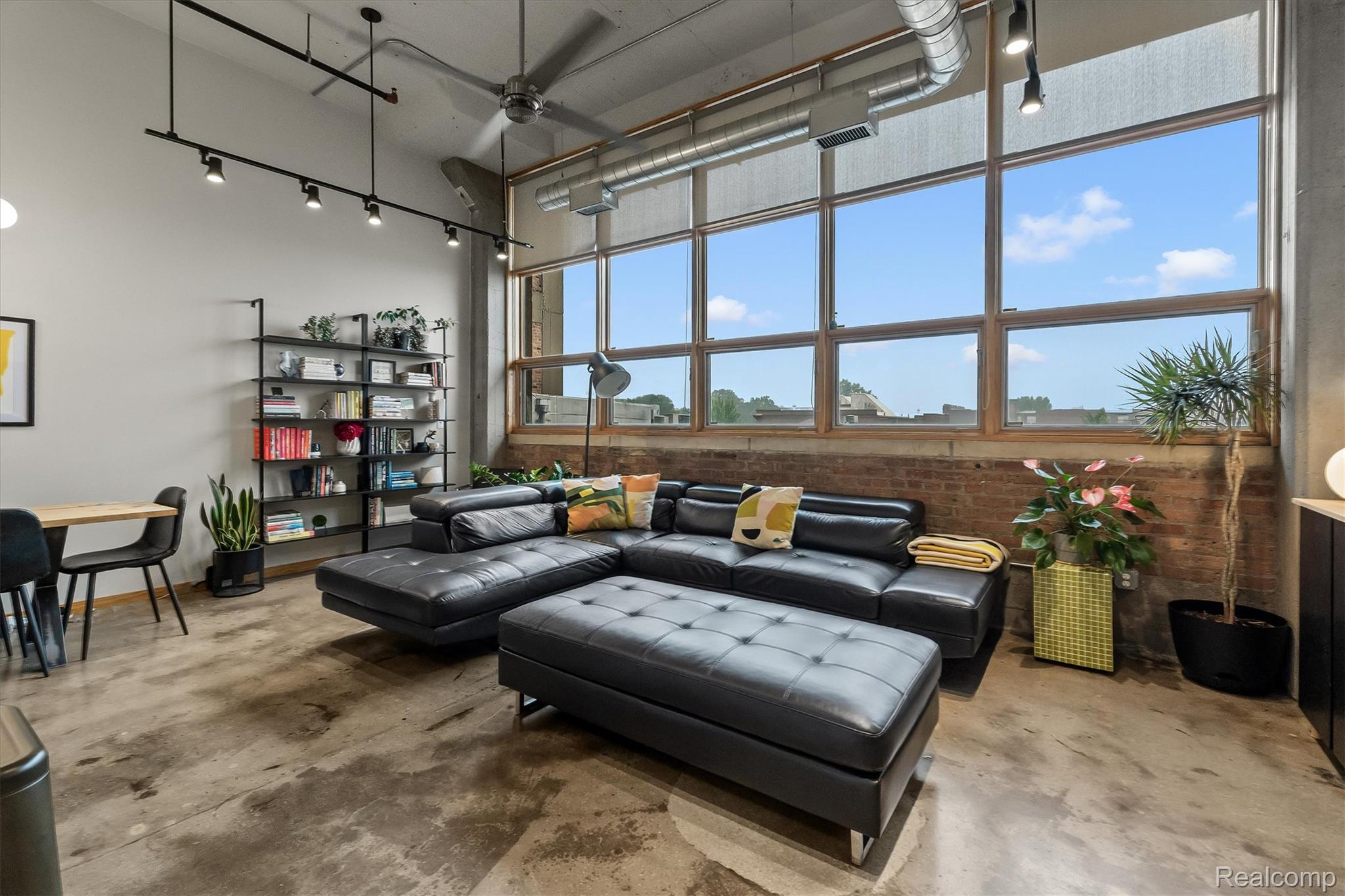 444 W Willis Street Unit: 304