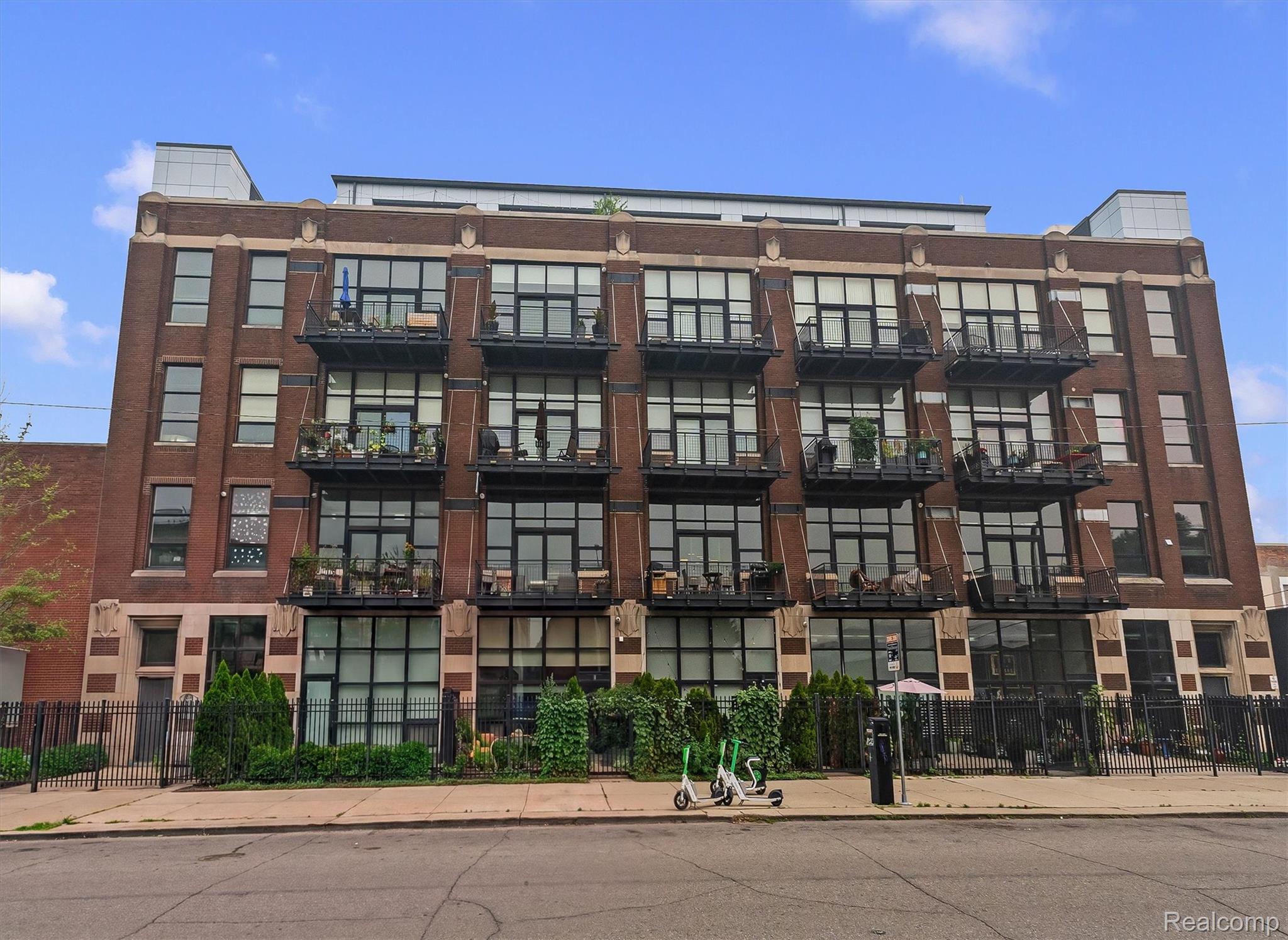 444 W Willis Street Unit: 304