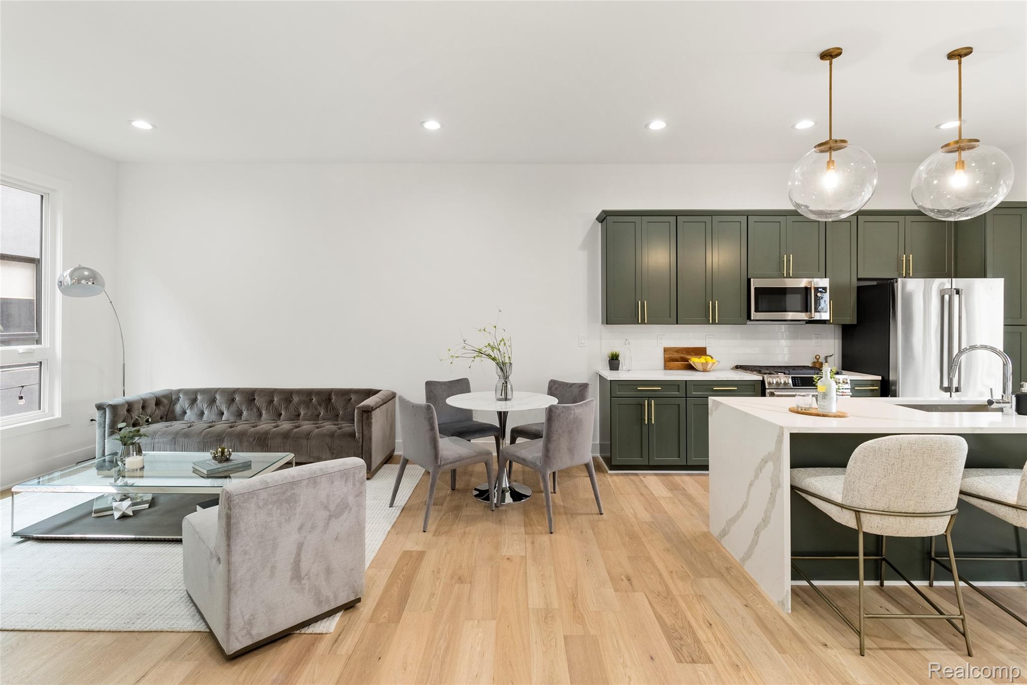 2037 11th Street Unit: 10
