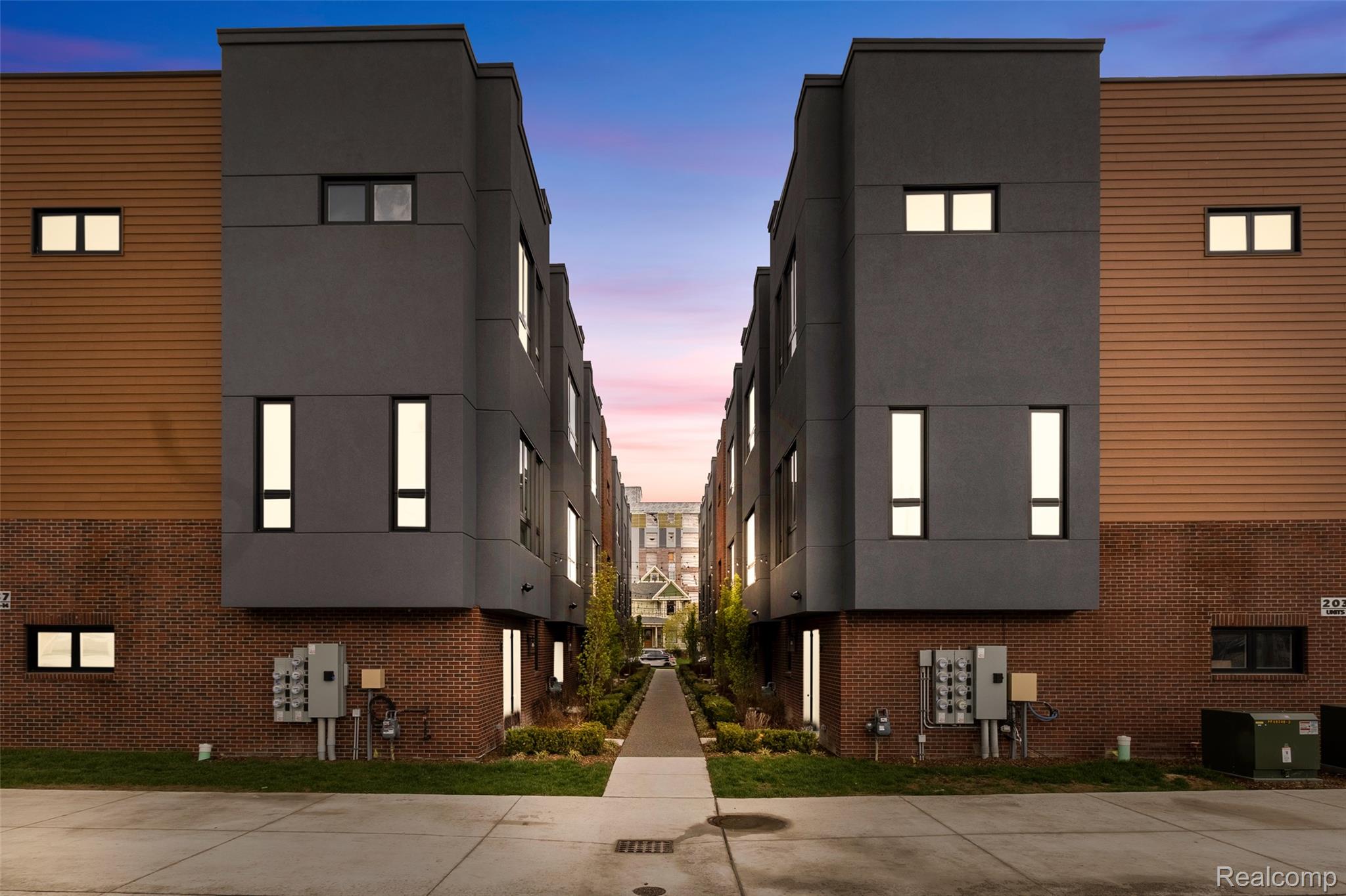 2037 11th Street Unit: 10