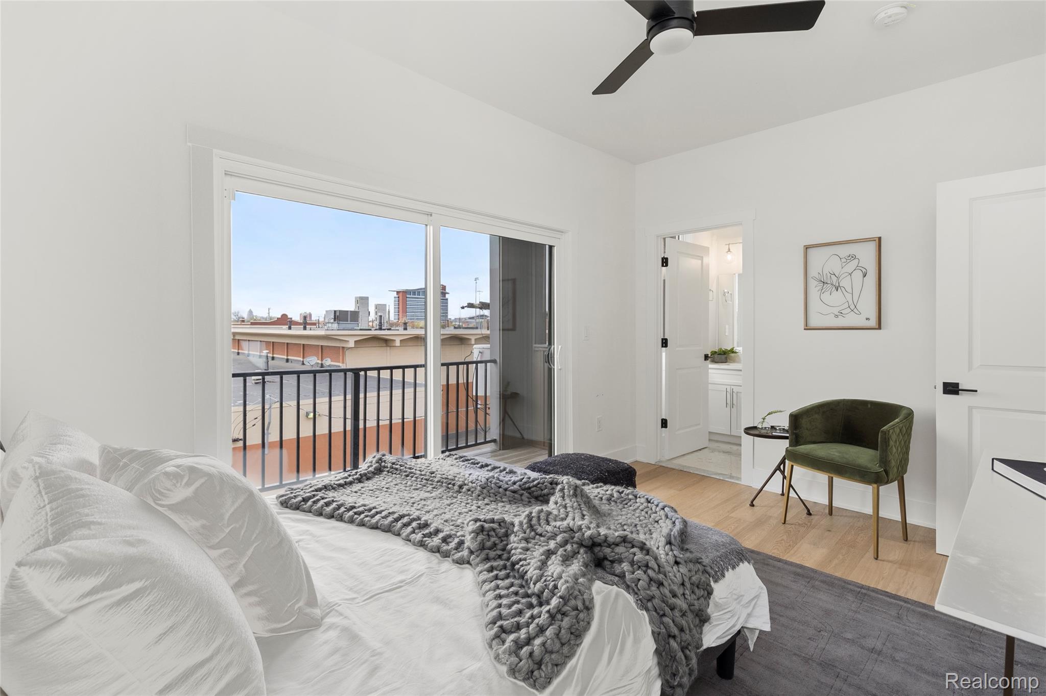 2037 11th Street Unit: 10