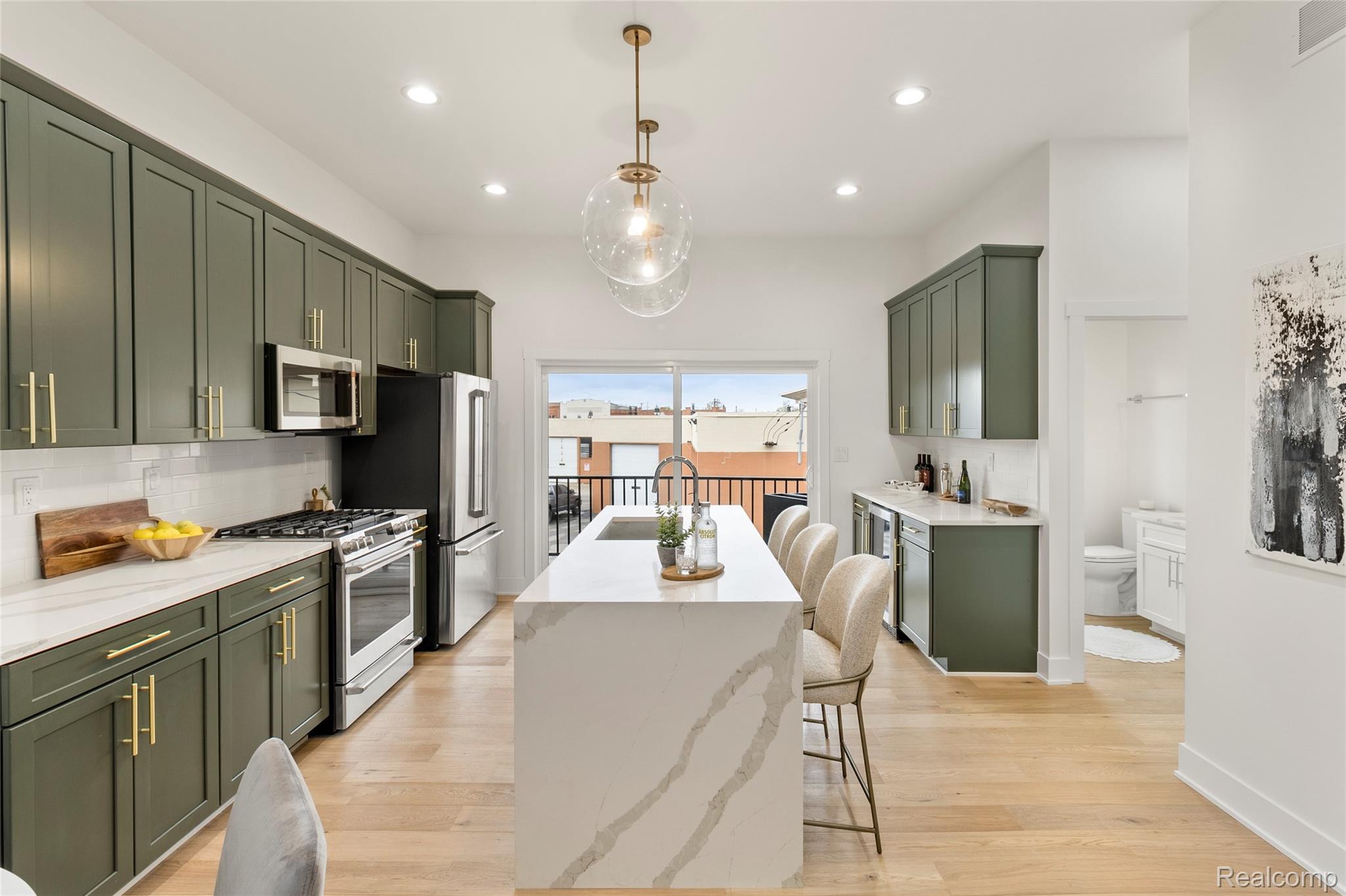 2037 11th Street Unit: 10
