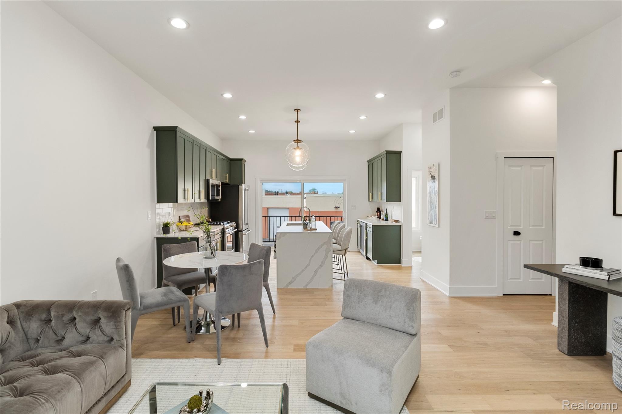2037 11th Street Unit: 10