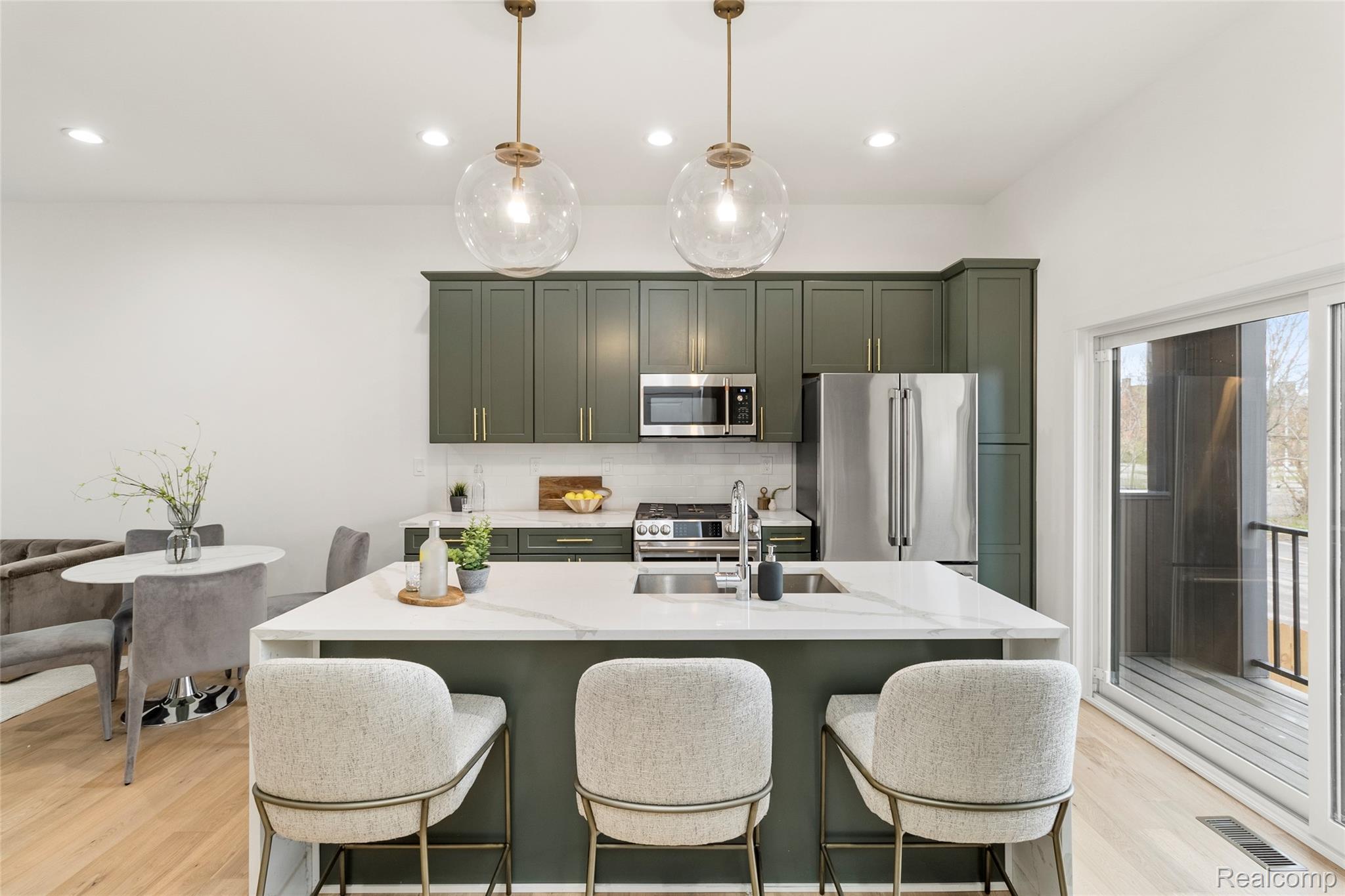 2037 11th Street Unit: 10