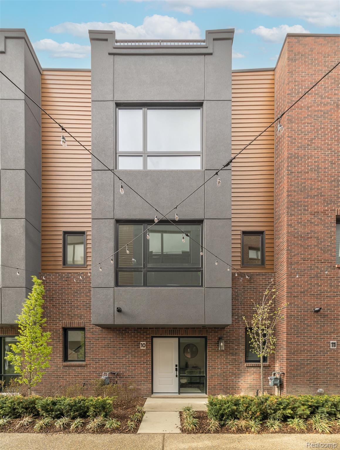 2037 11th Street Unit: 10